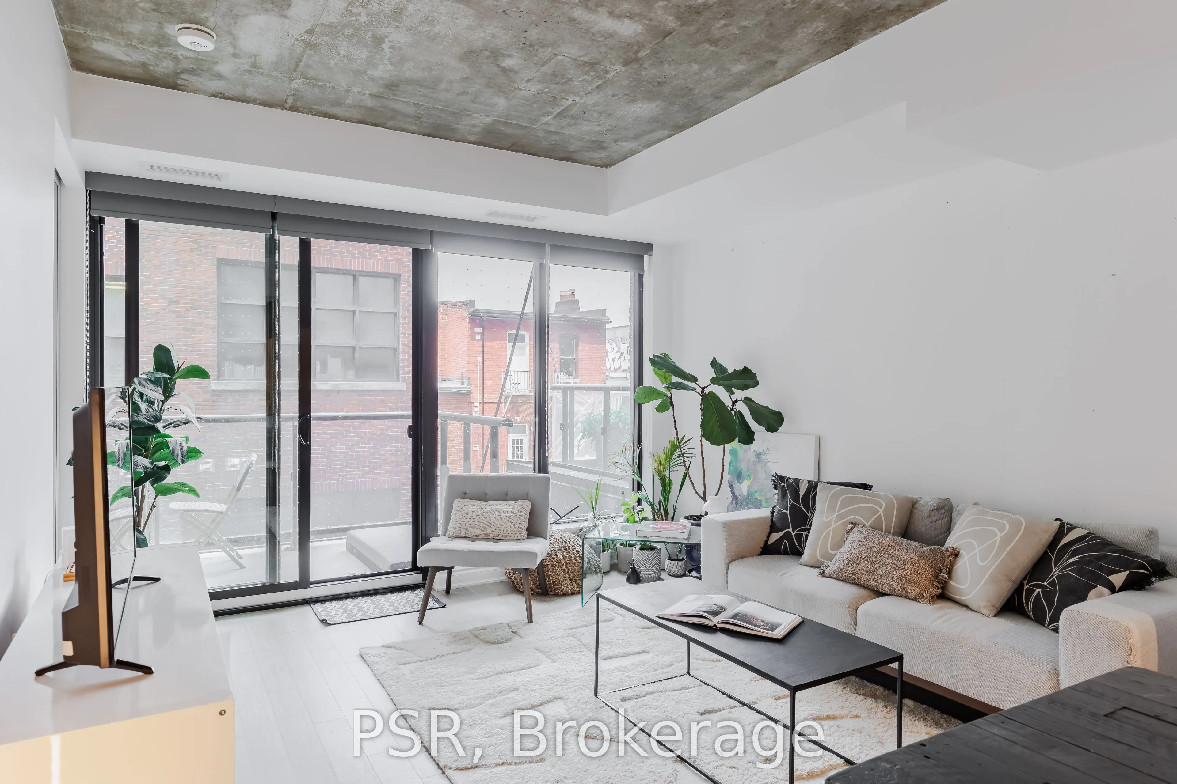 608 Richmond Street W, #317