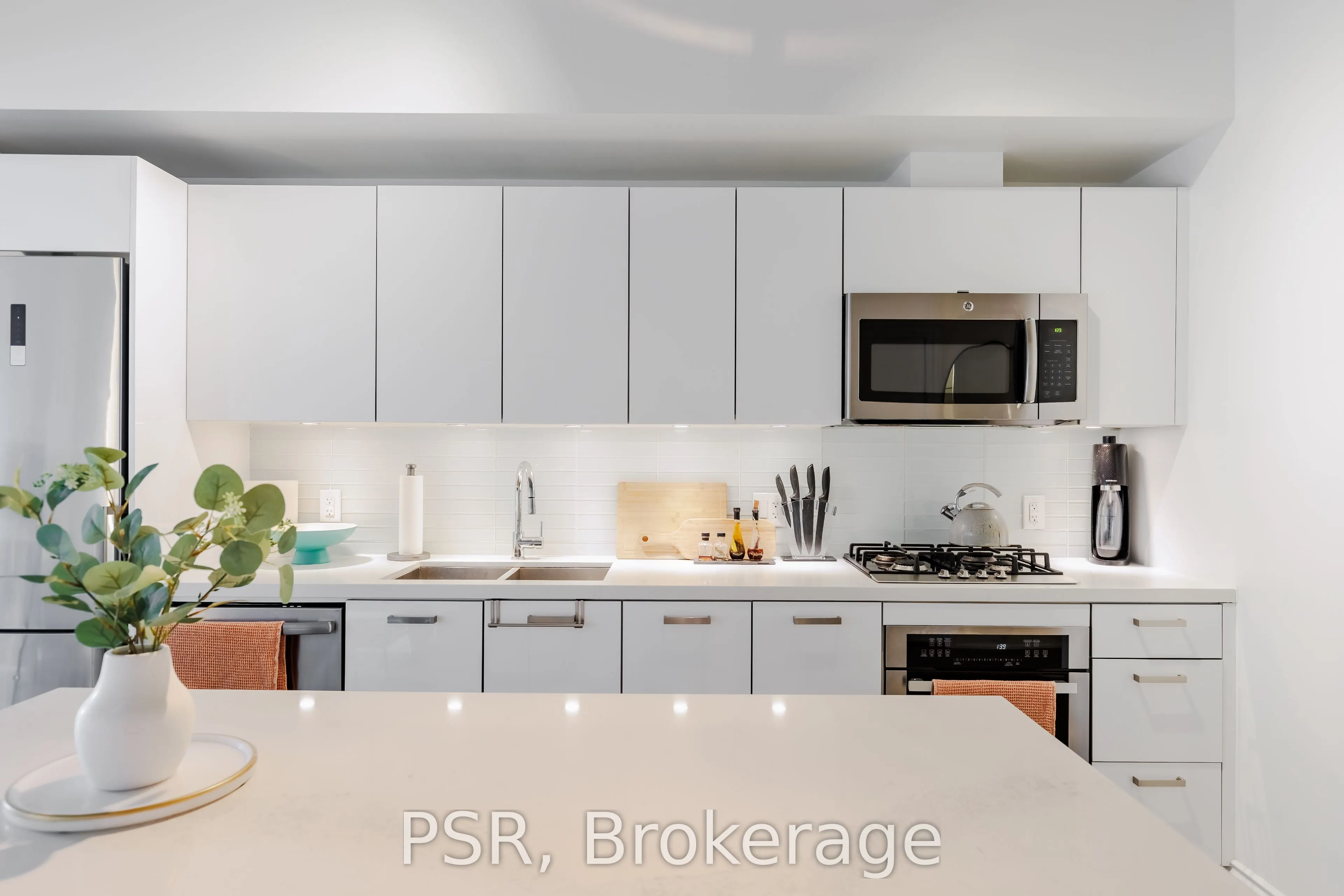 608 Richmond Street W, #317