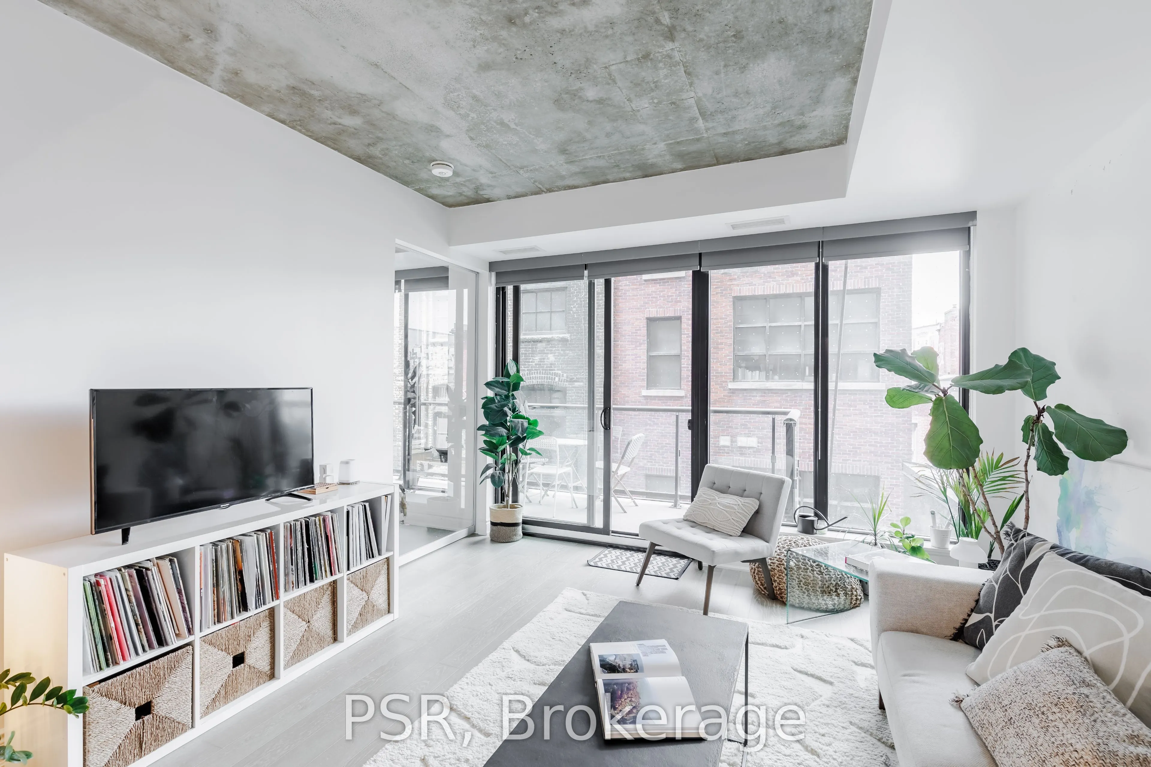 608 Richmond Street W, #317