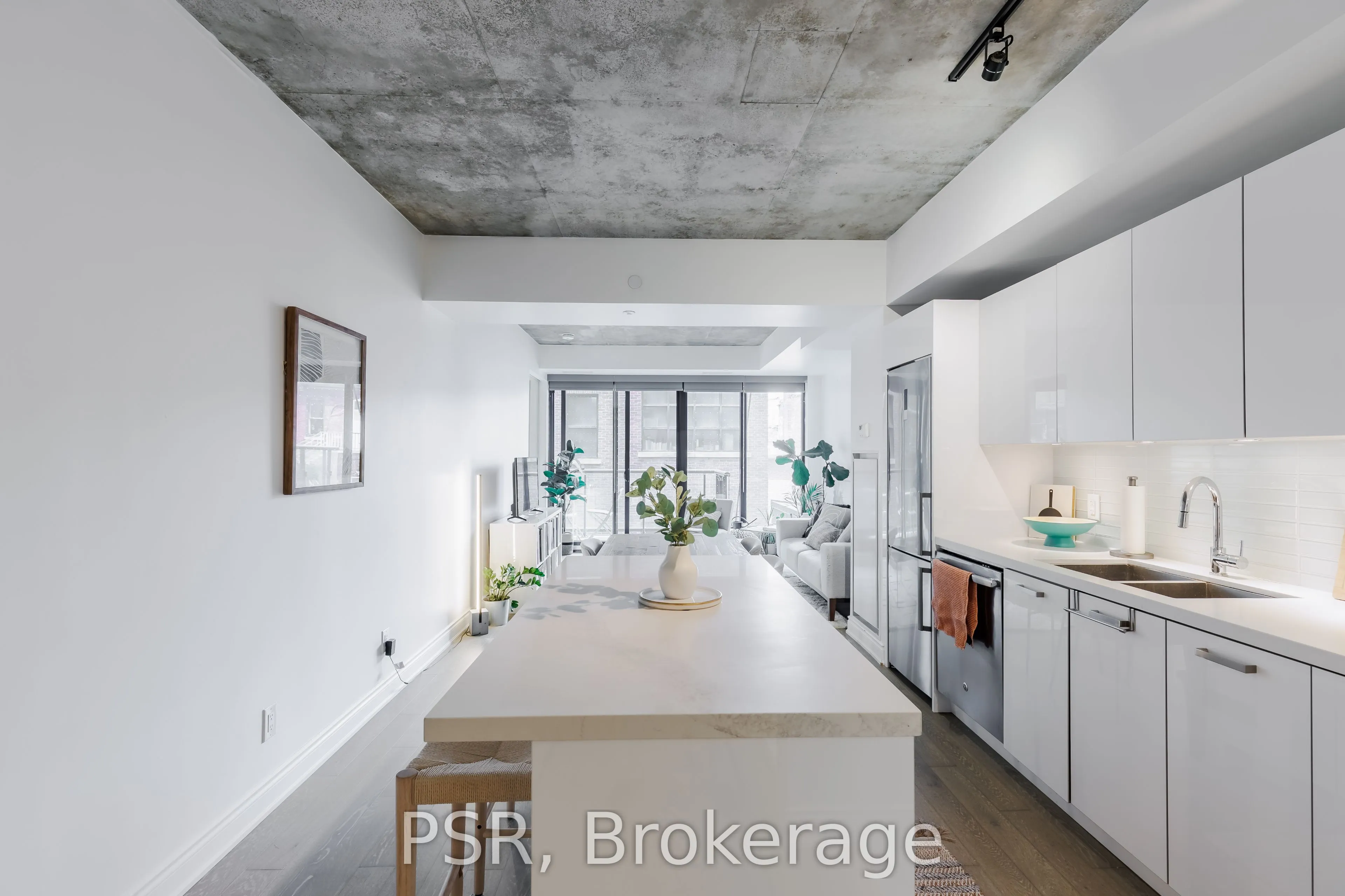 608 Richmond Street W, #317