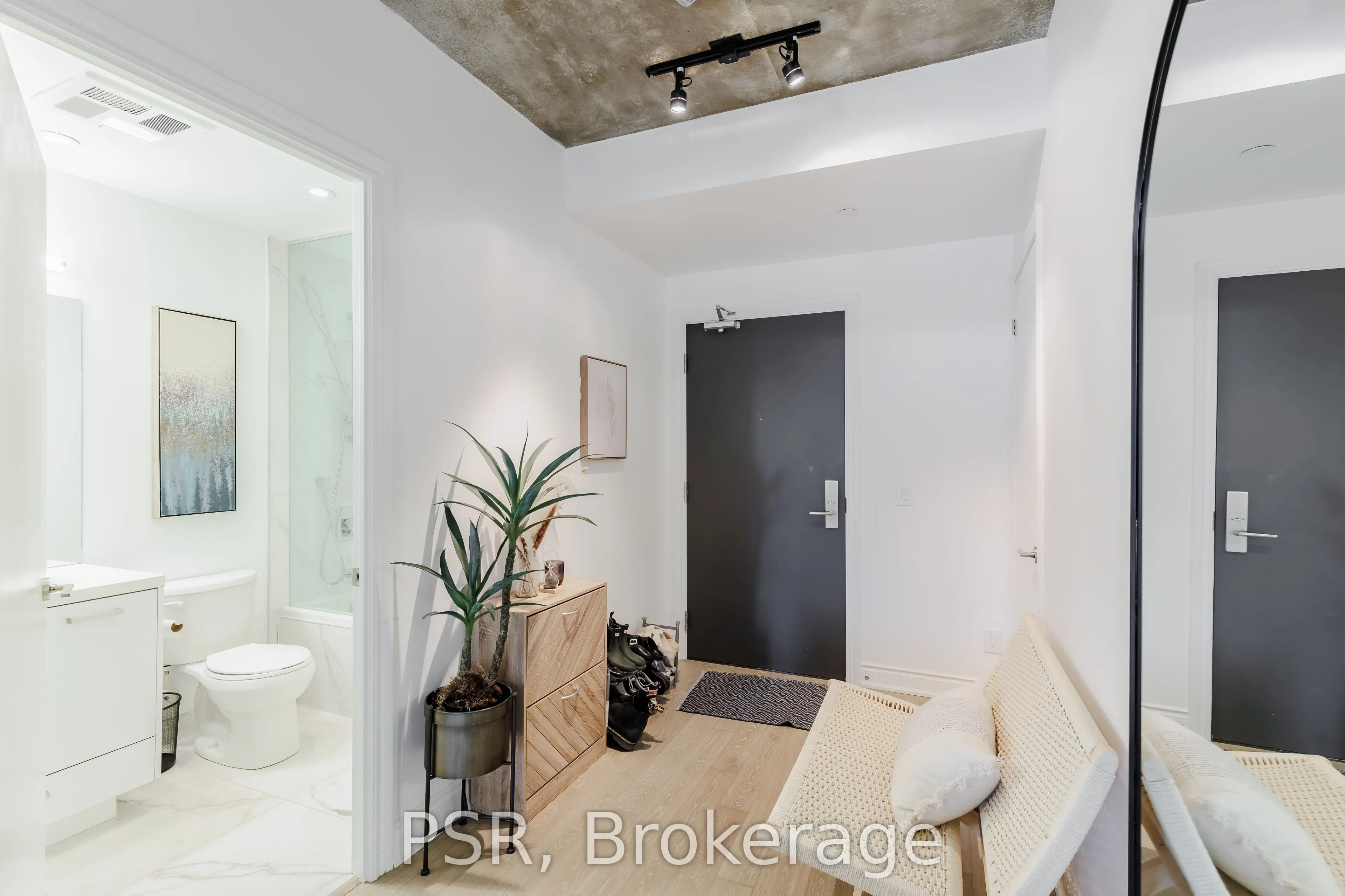 608 Richmond Street W, #317