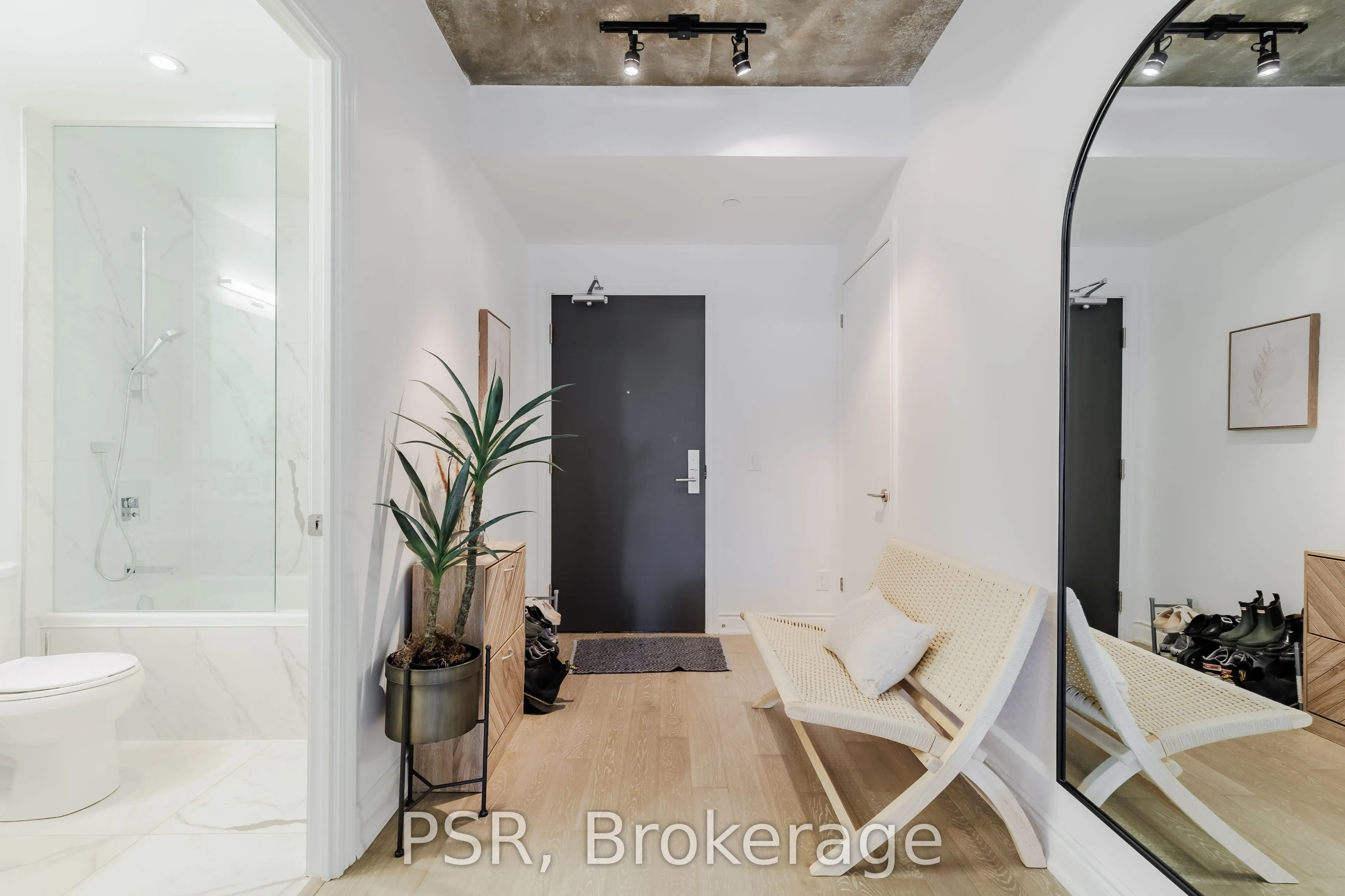 608 Richmond Street W, #317