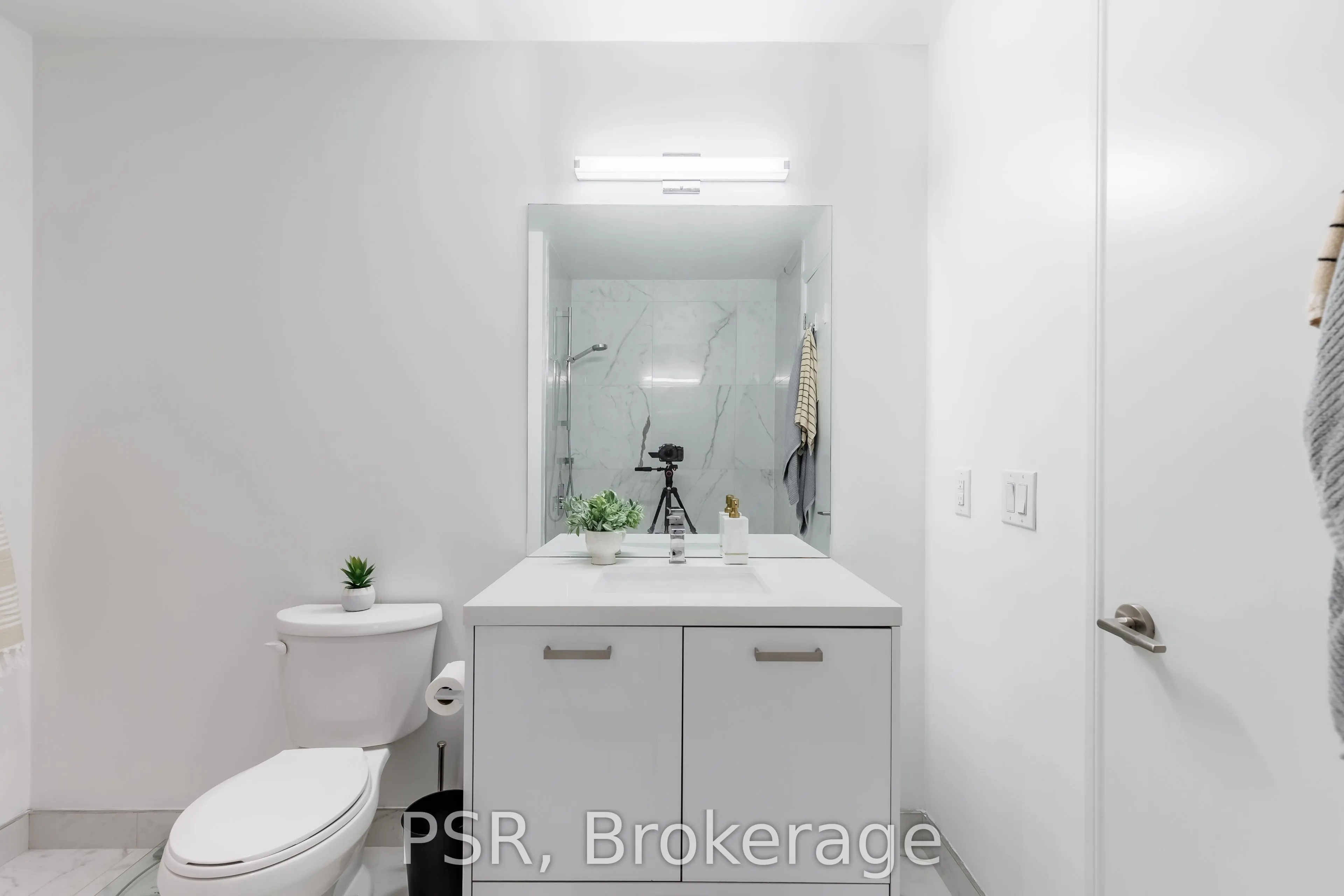 608 Richmond Street W, #317