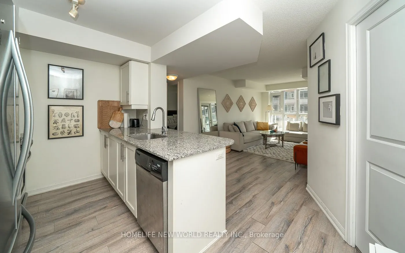 35 Bastion Street, #302