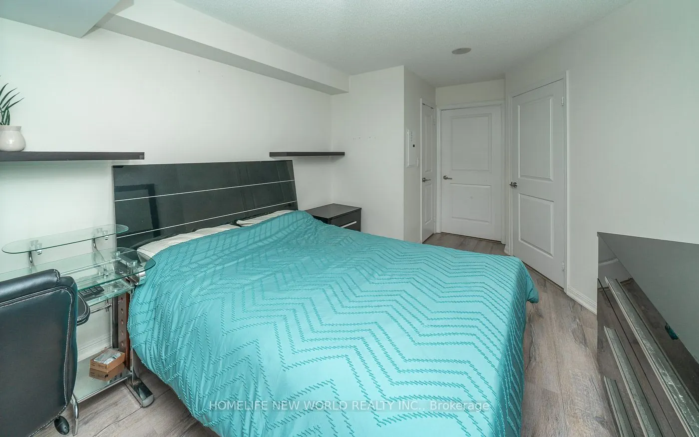 35 Bastion Street, #302