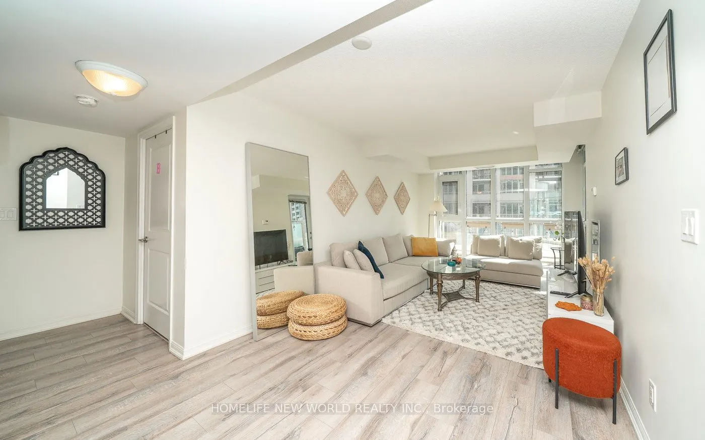 35 Bastion Street, #302