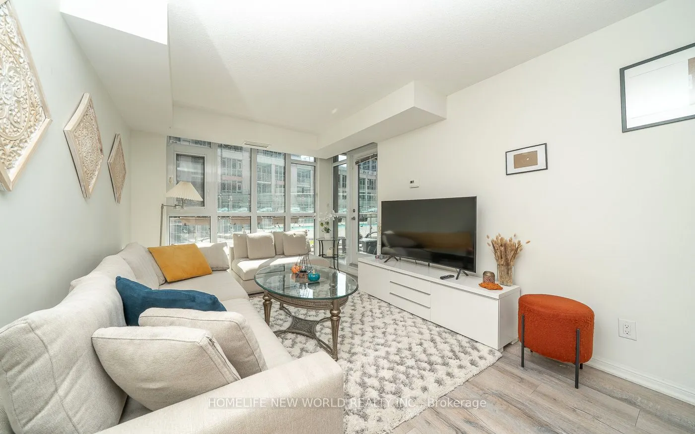 35 Bastion Street, #302