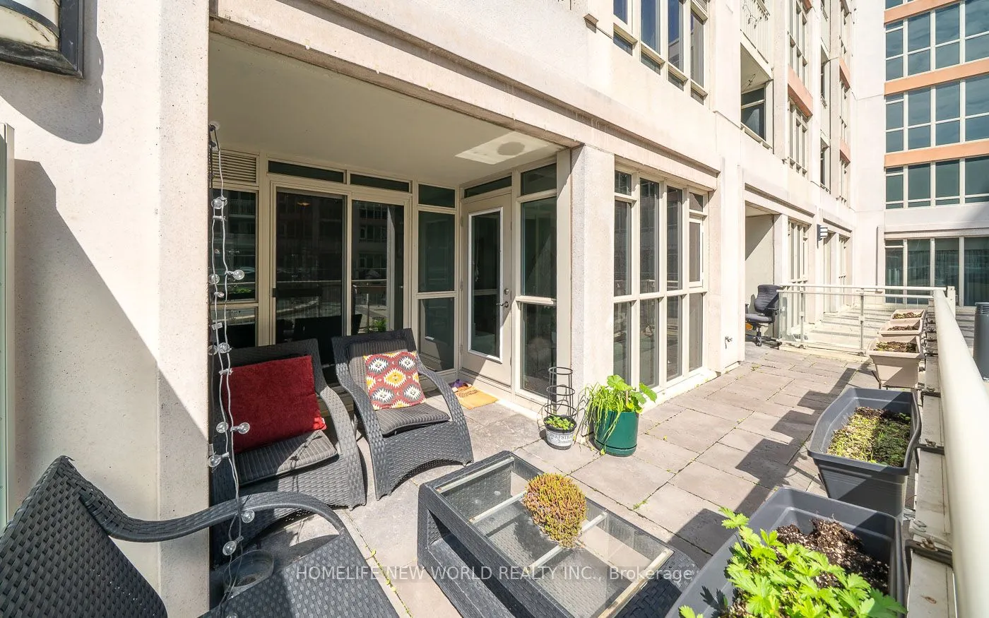 35 Bastion Street, #302
