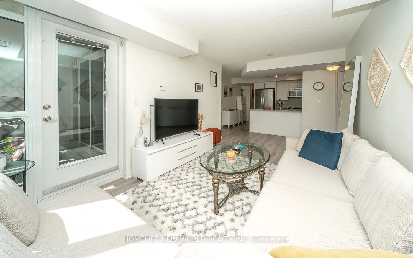 35 Bastion Street, #302