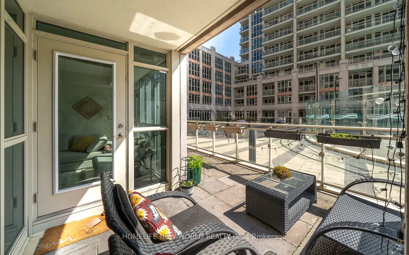 35 Bastion Street, #302