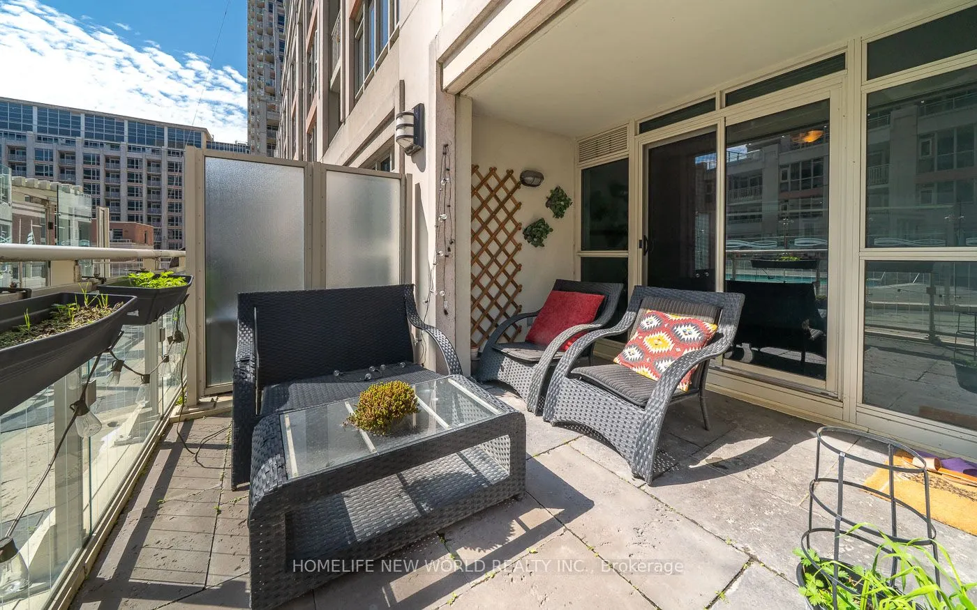 35 Bastion Street, #302