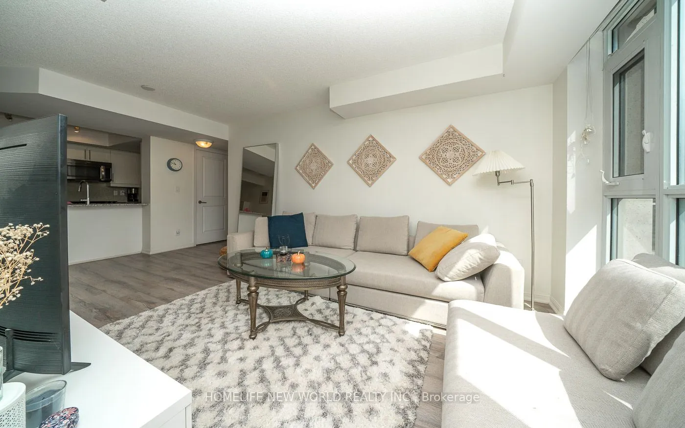 35 Bastion Street, #302