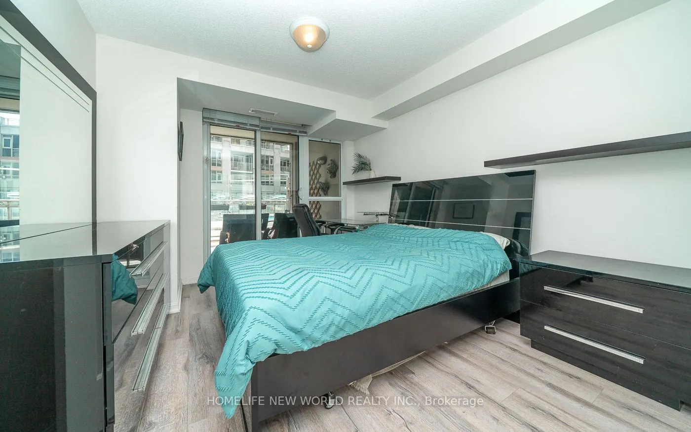 35 Bastion Street, #302
