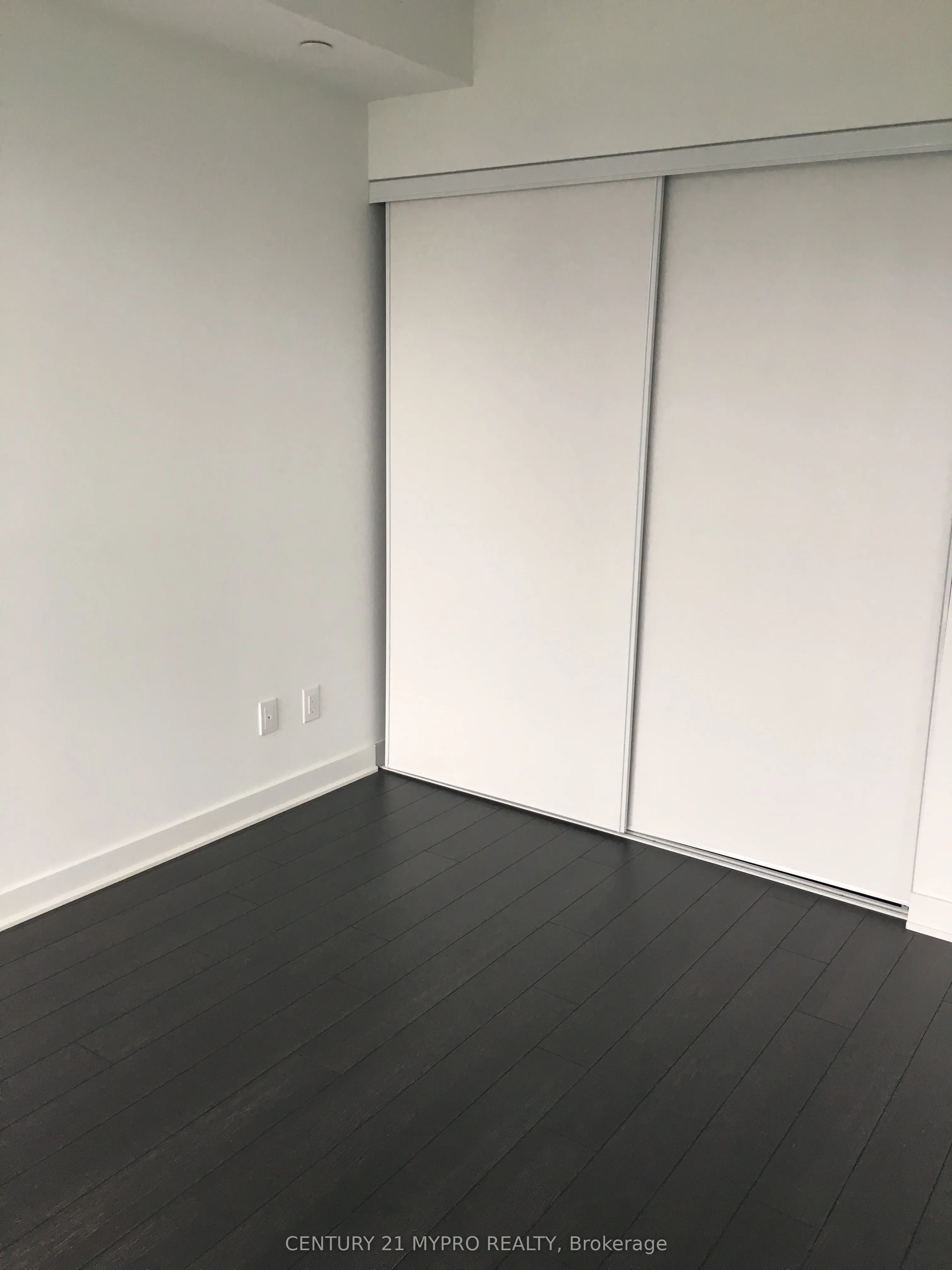290 Adelaide Street W, #3706