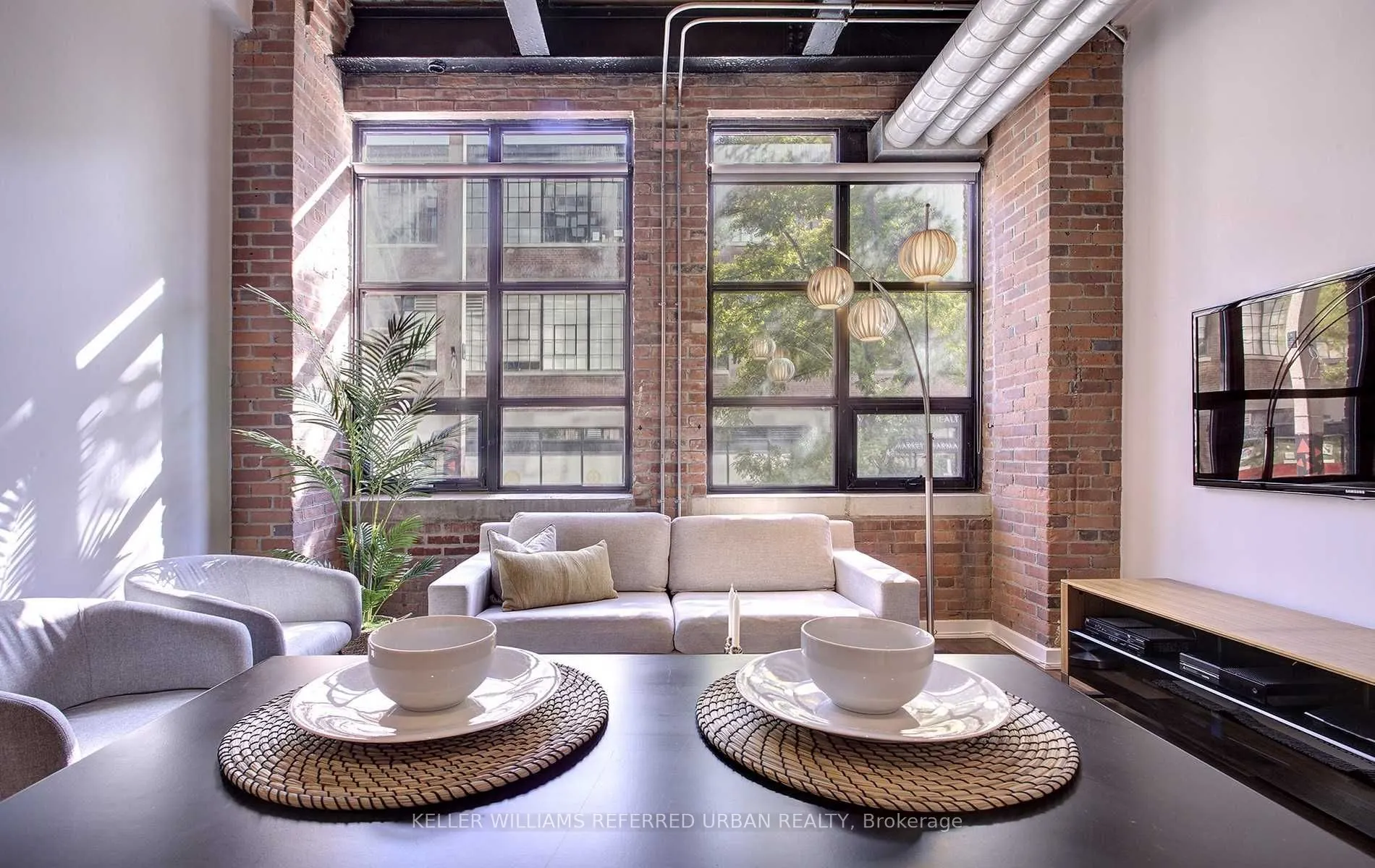 43 Hanna Avenue, #112