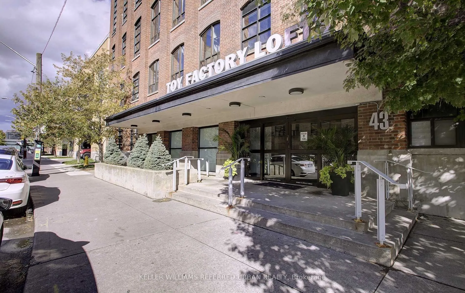 43 Hanna Avenue, #112