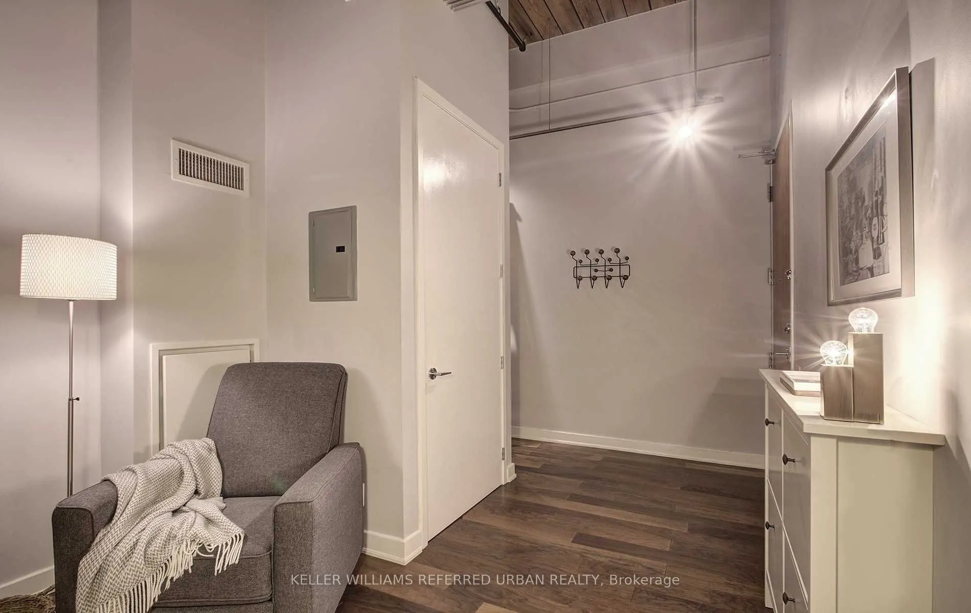 43 Hanna Avenue, #112