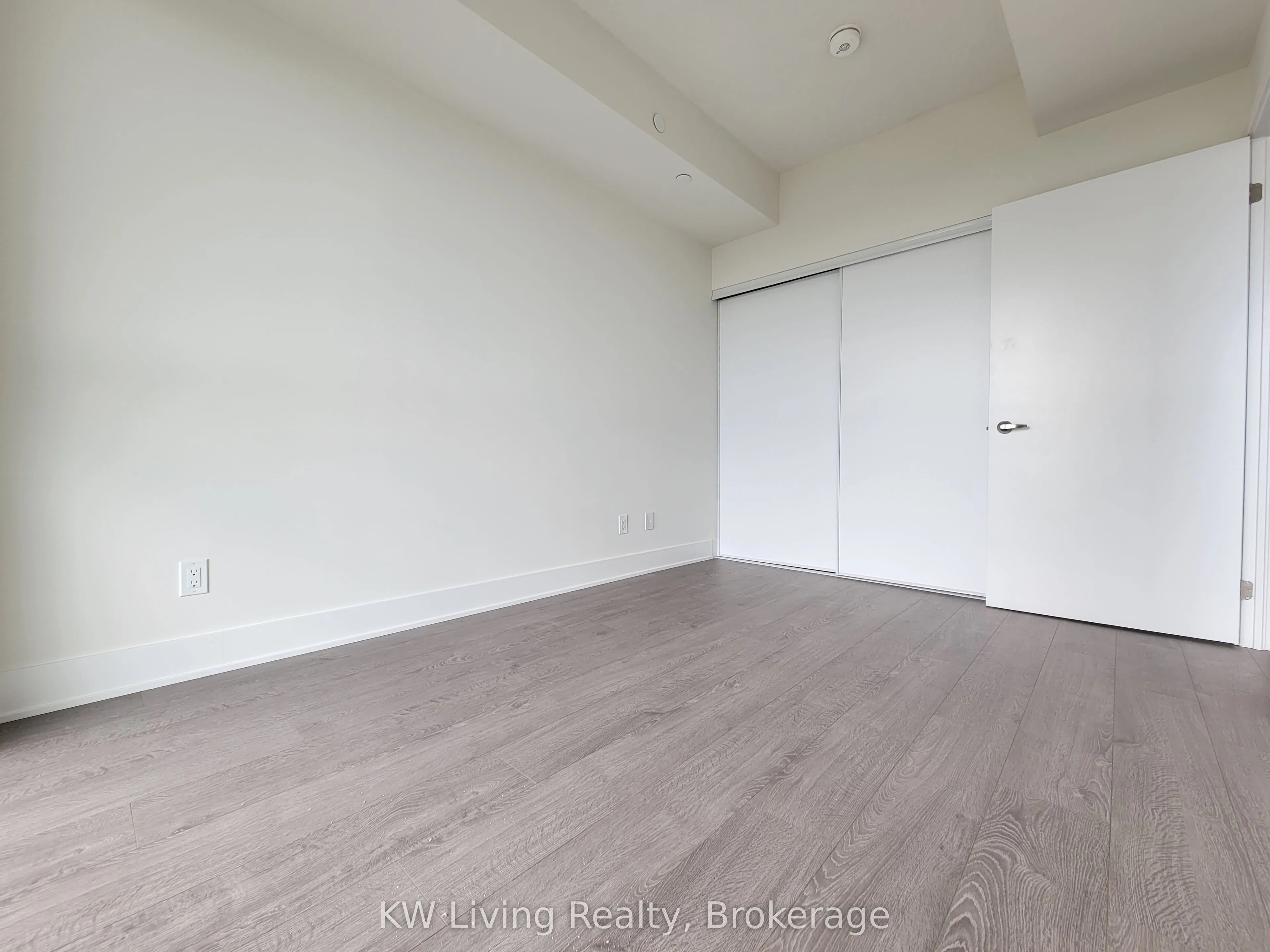 188 Fairview Mall Drive, #1909