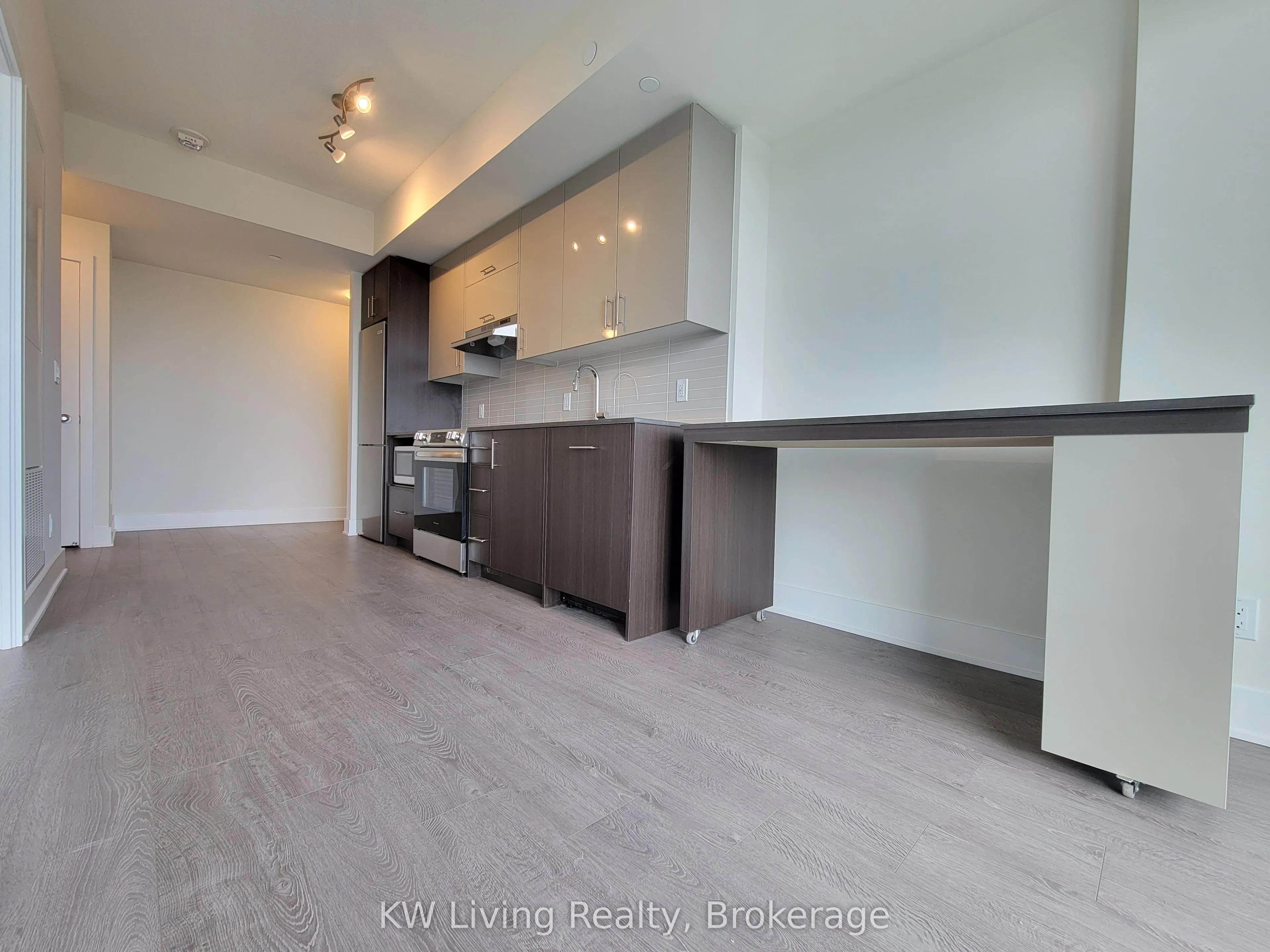 188 Fairview Mall Drive, #1909