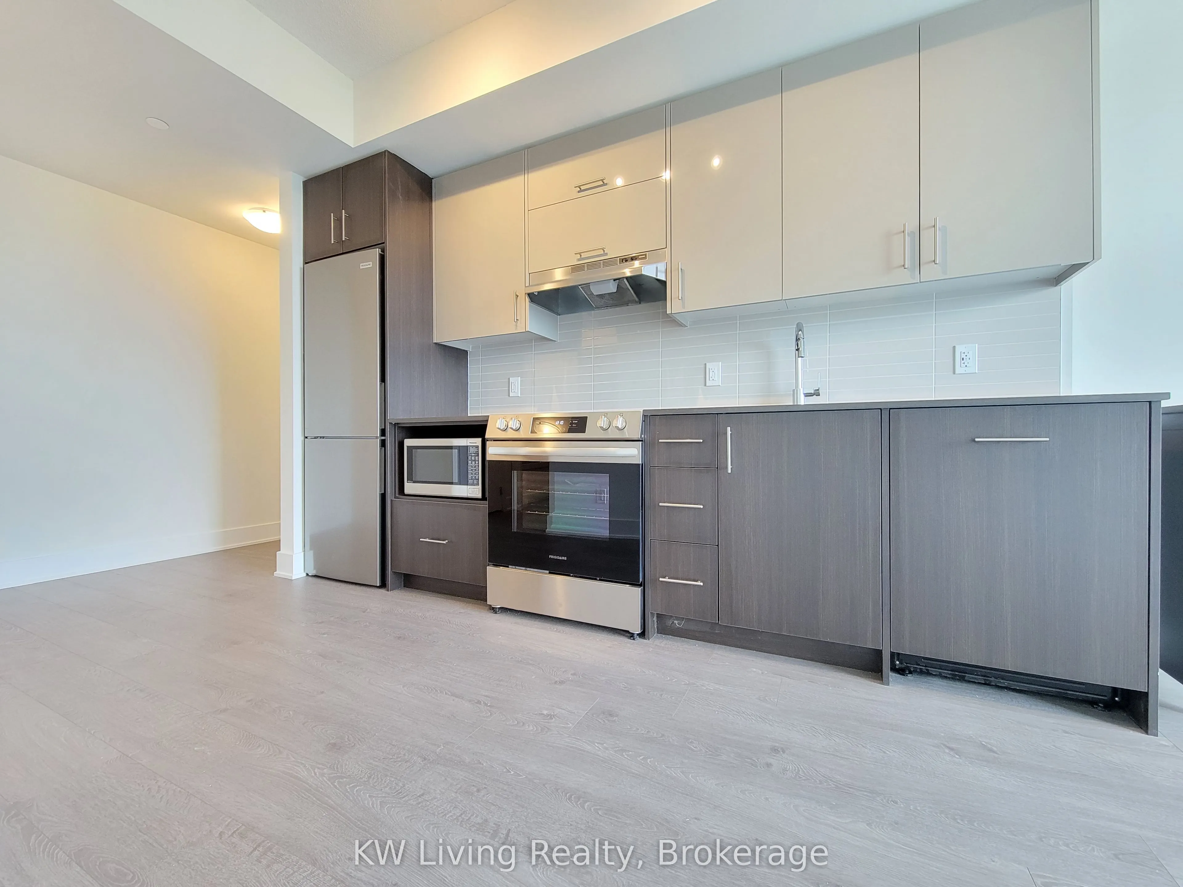 188 Fairview Mall Drive, #1909