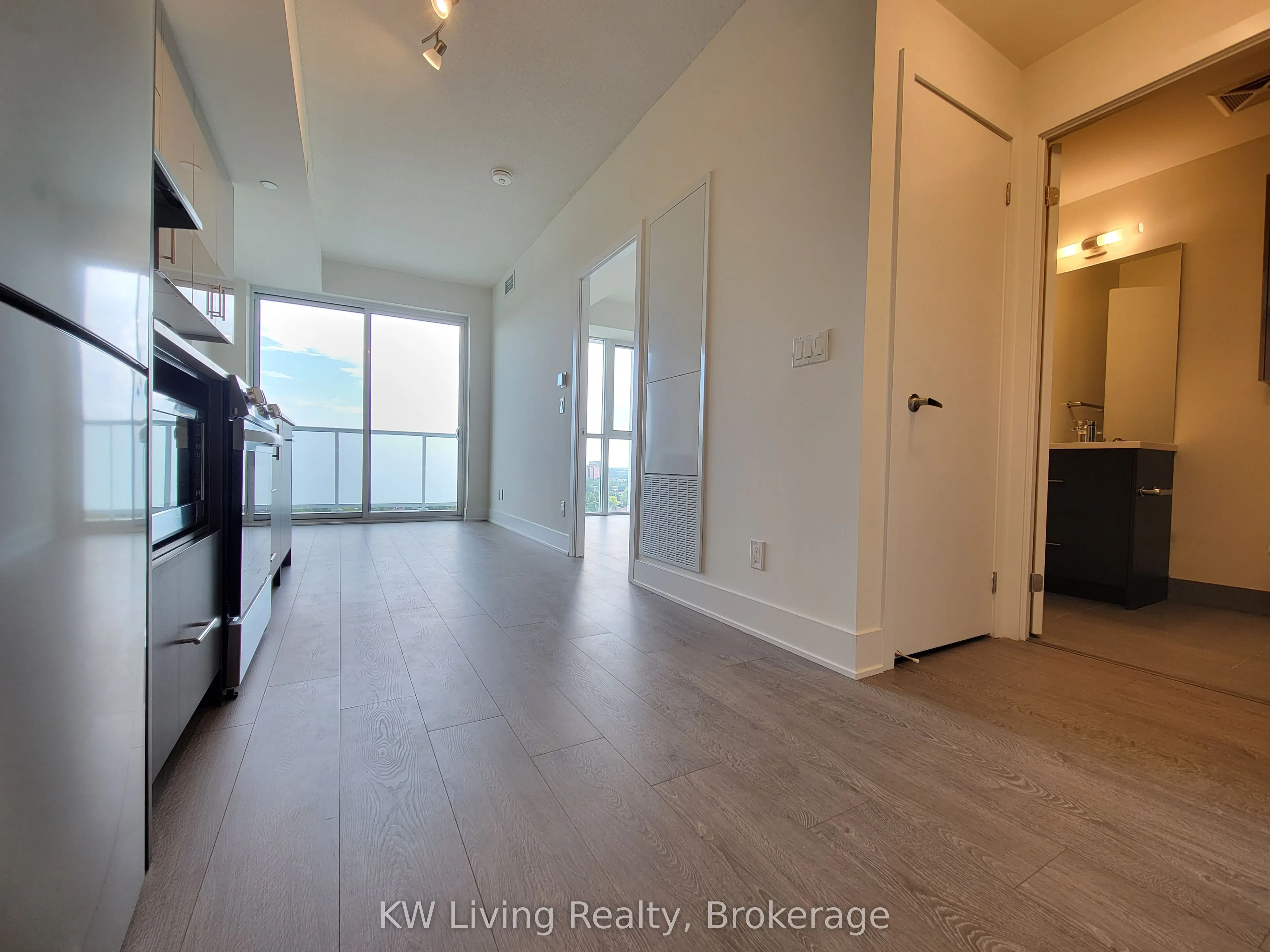 188 Fairview Mall Drive, #1909