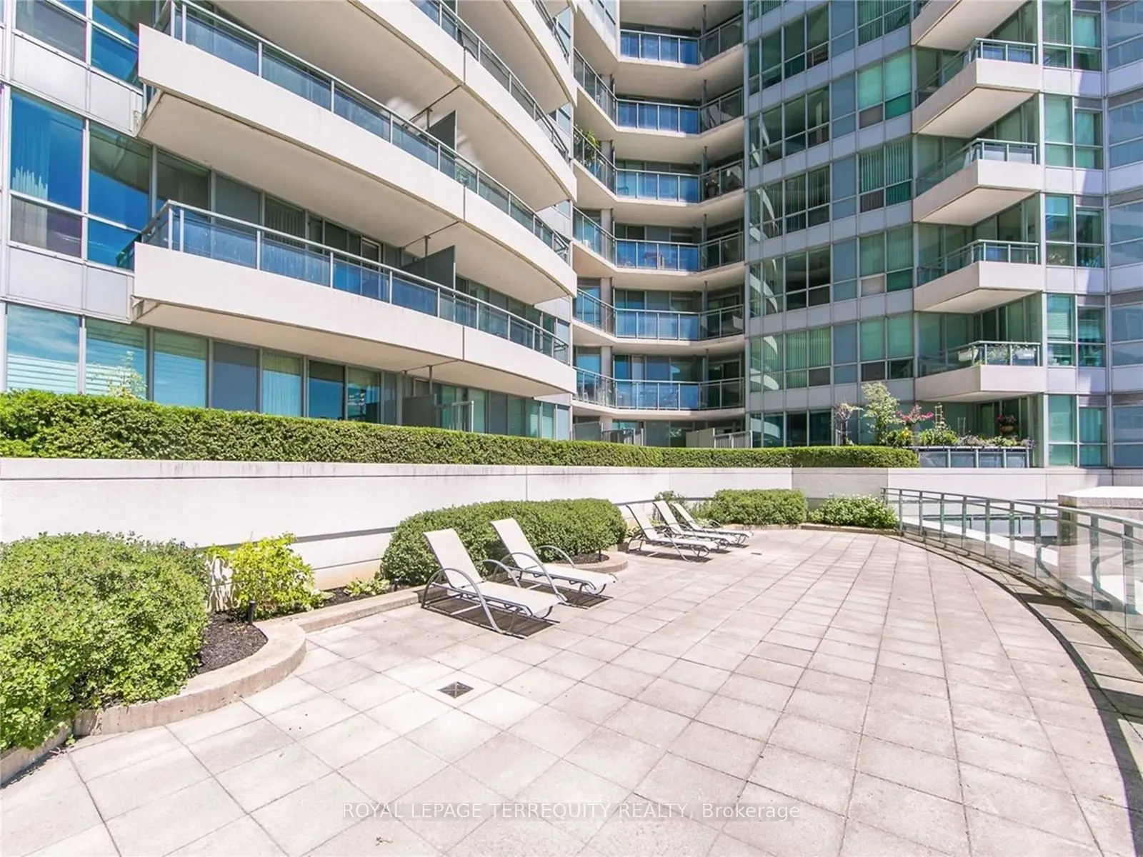 228 Queens Quay W, #1112