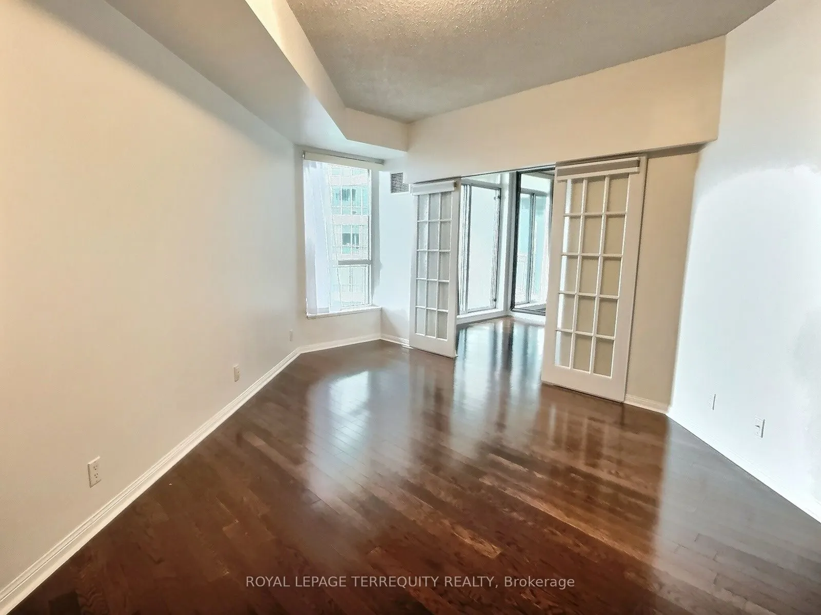 228 Queens Quay W, #1112