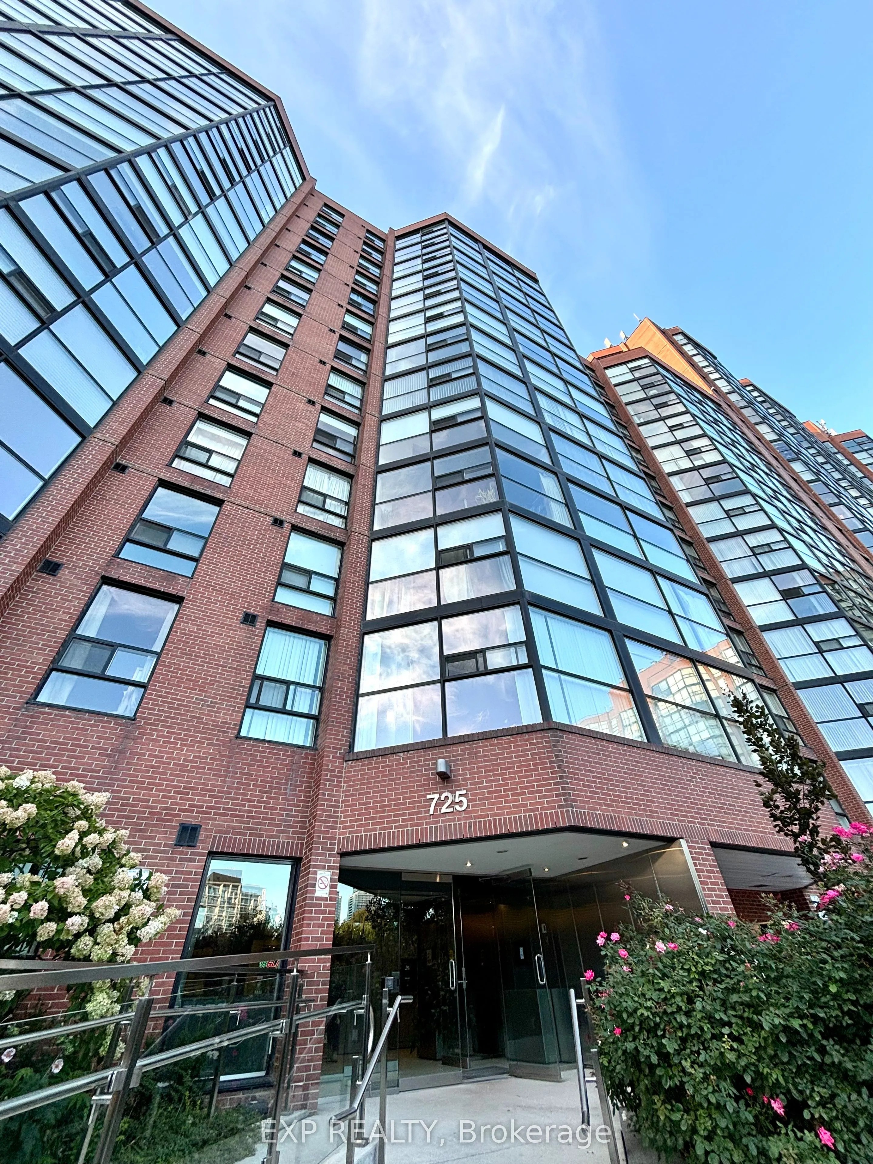 725 King Street W, #705