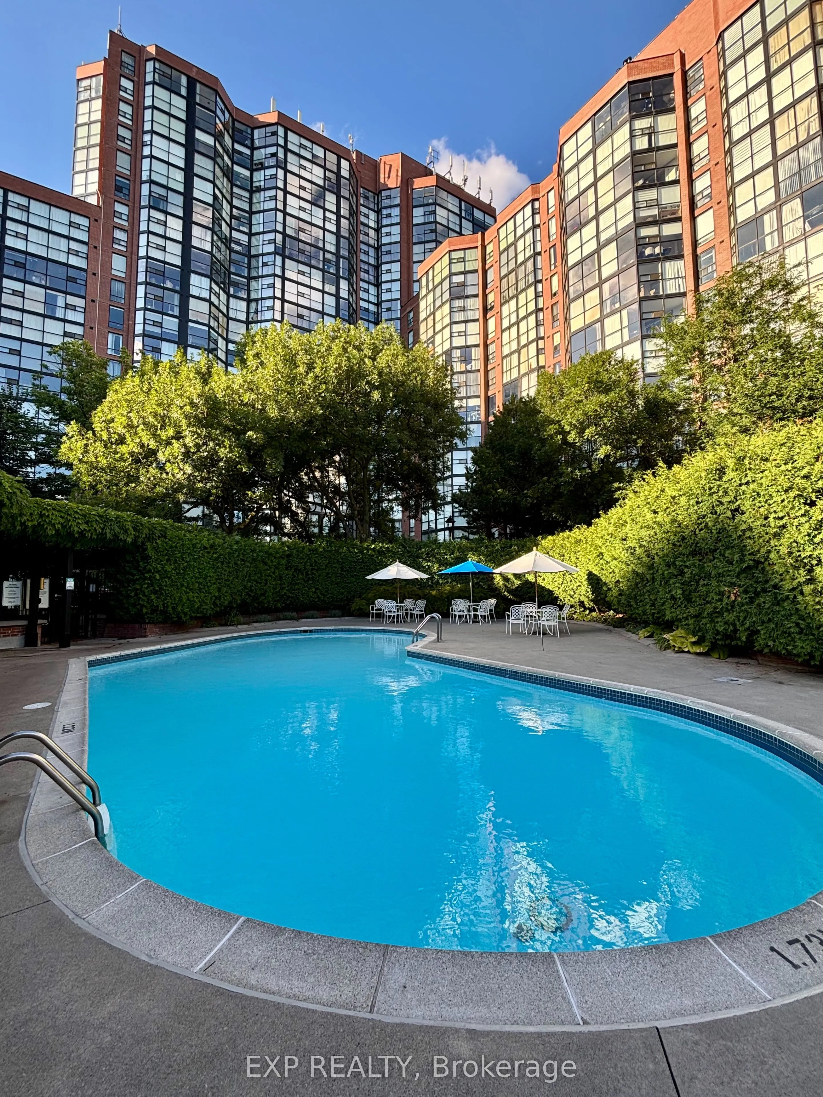 725 King Street W, #705