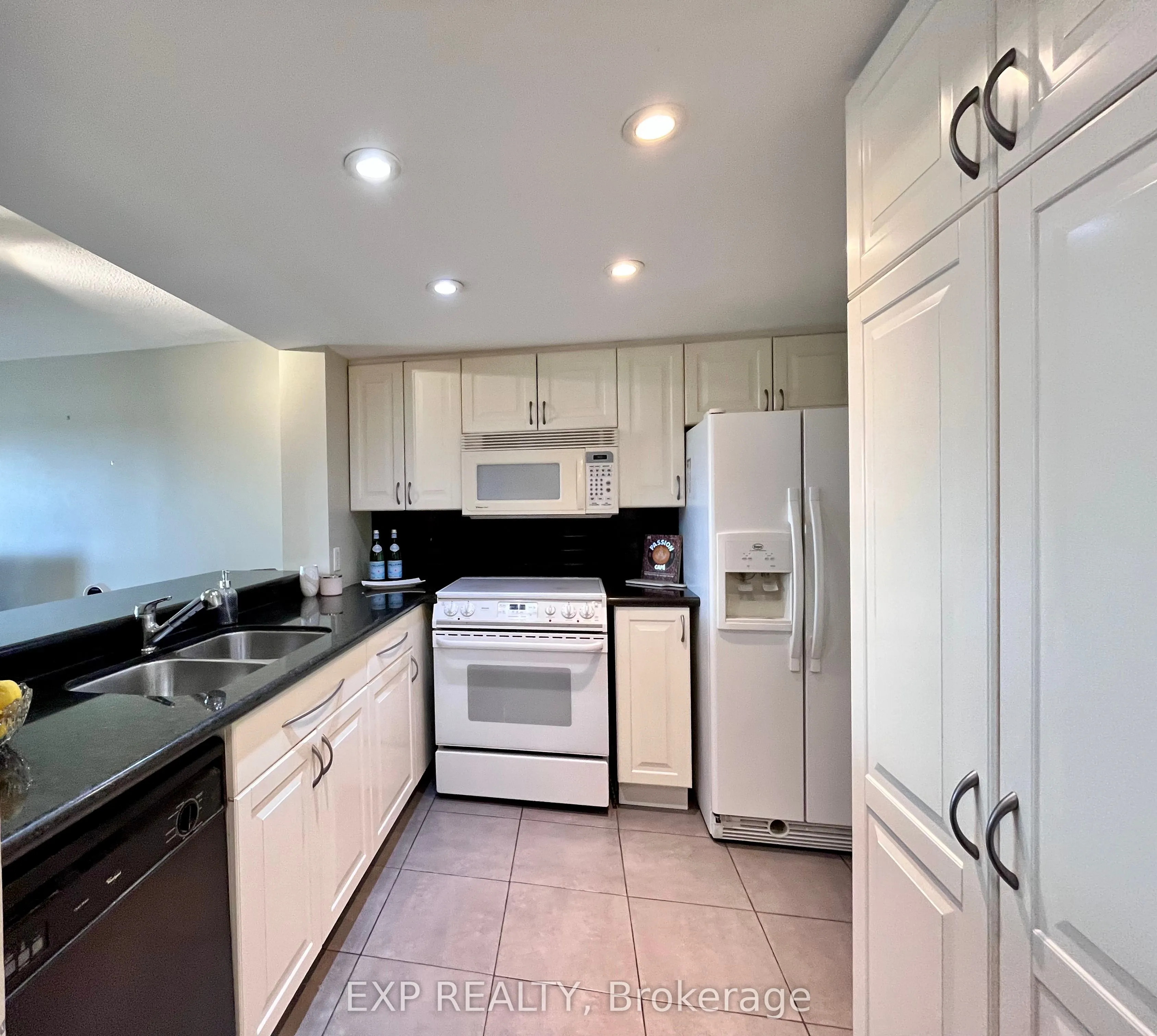 725 King Street W, #705