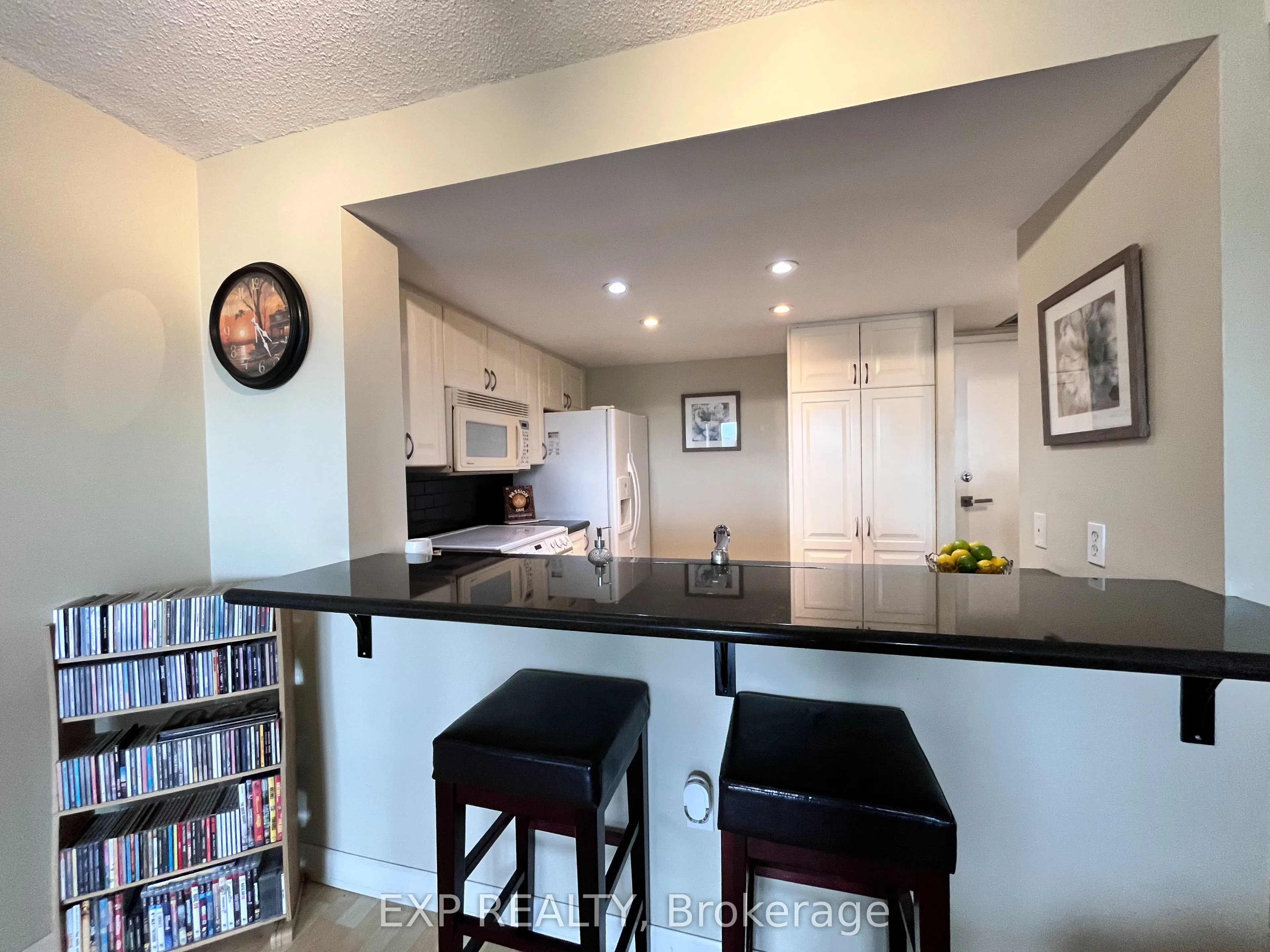 725 King Street W, #705