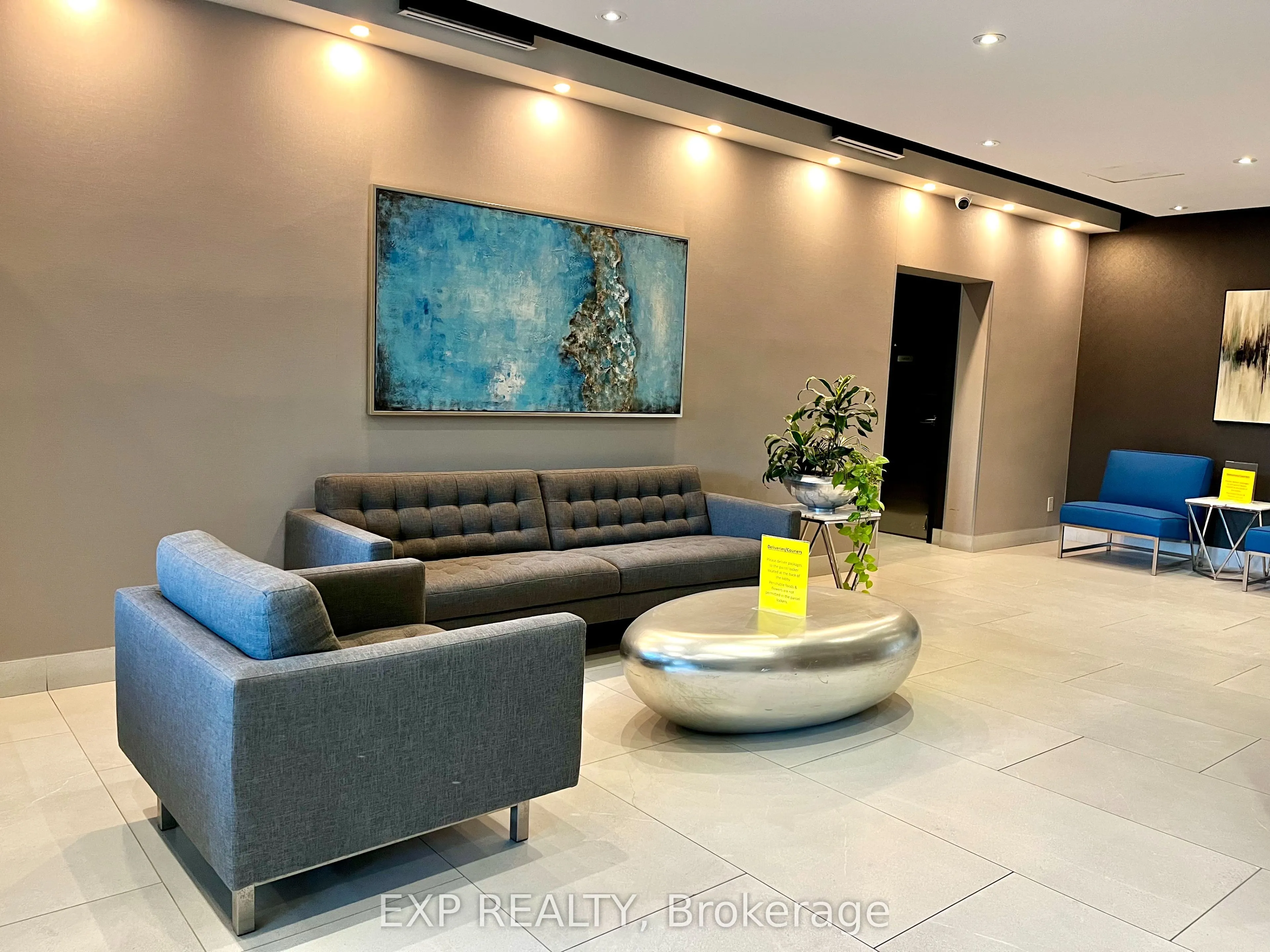 725 King Street W, #705