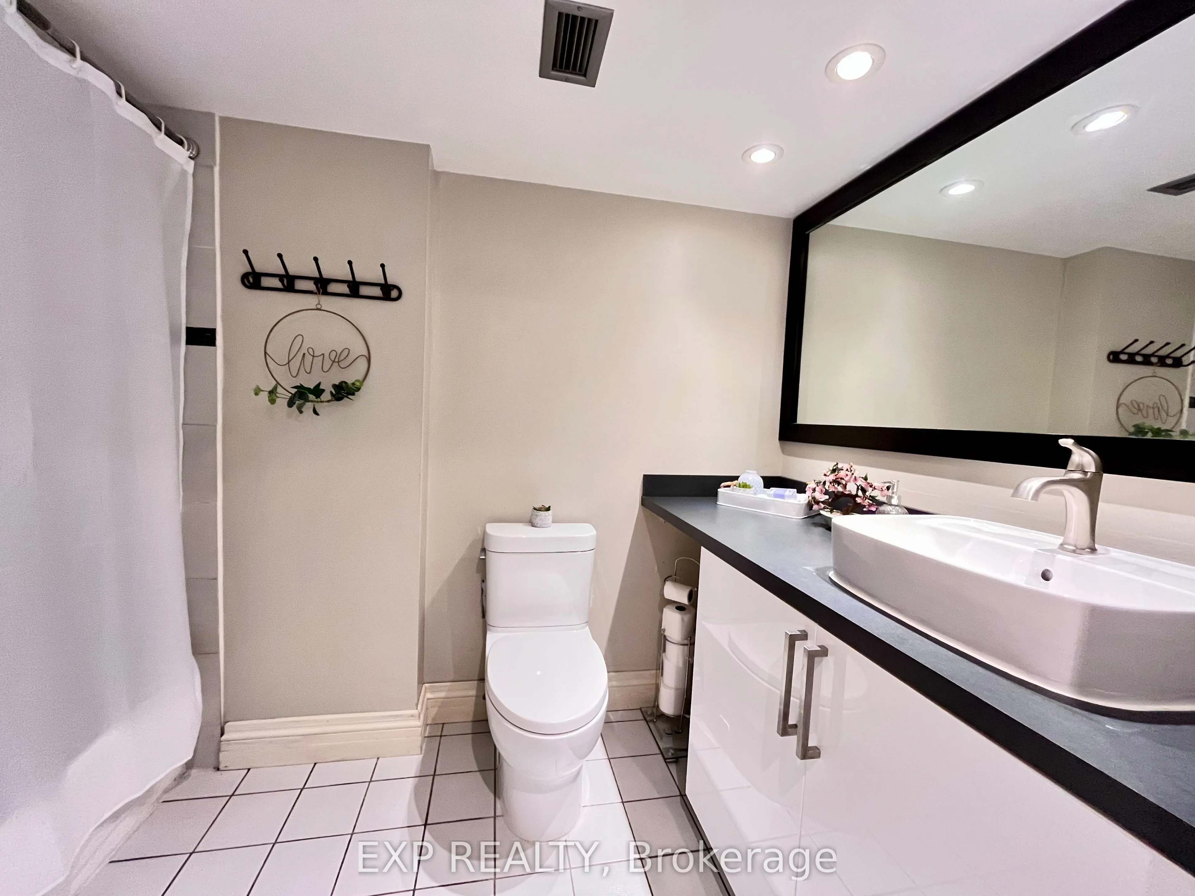 725 King Street W, #705
