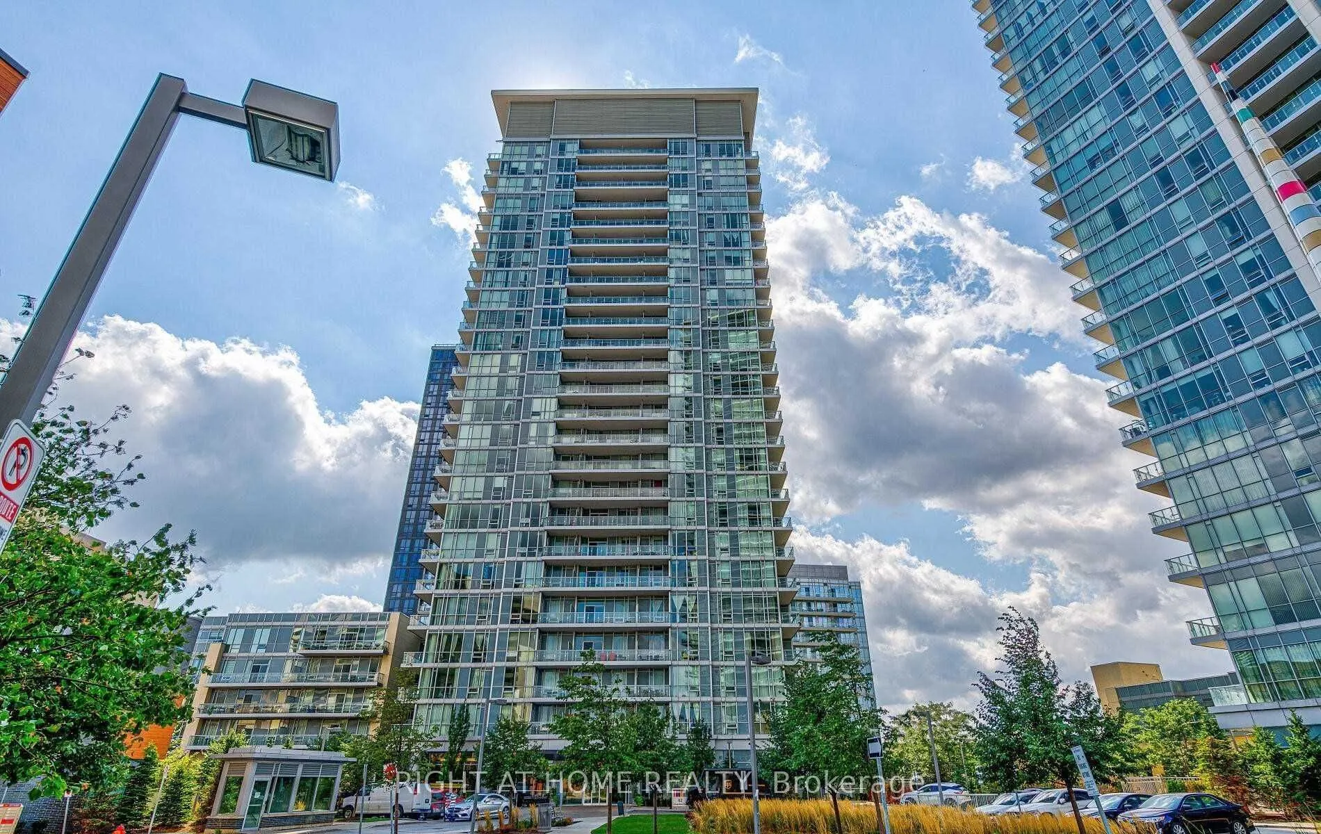 62 Forest Manor Road, #404