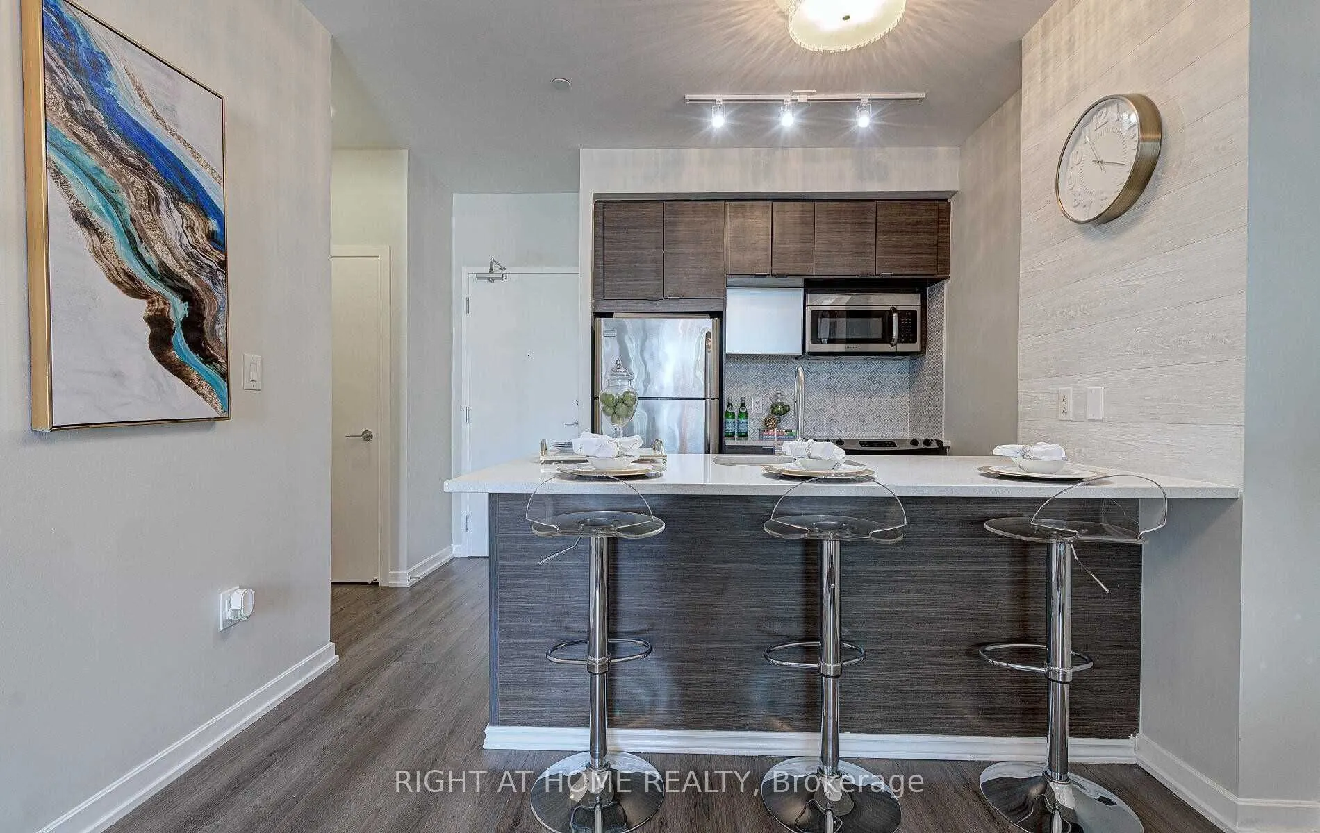 62 Forest Manor Road, #404