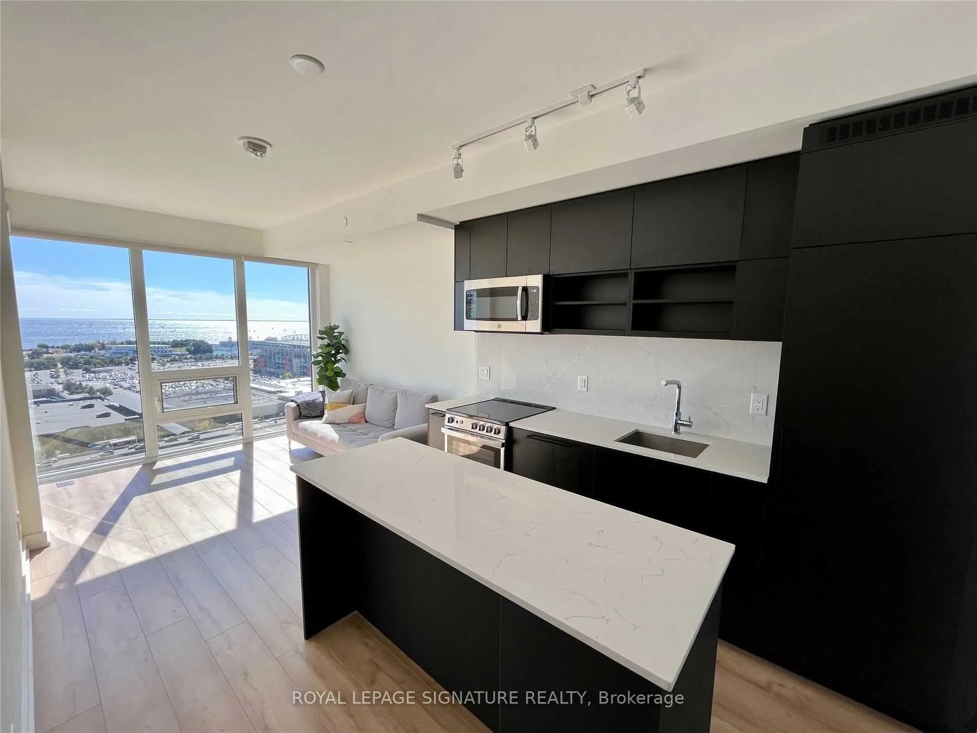 135 East Liberty Street, #1802