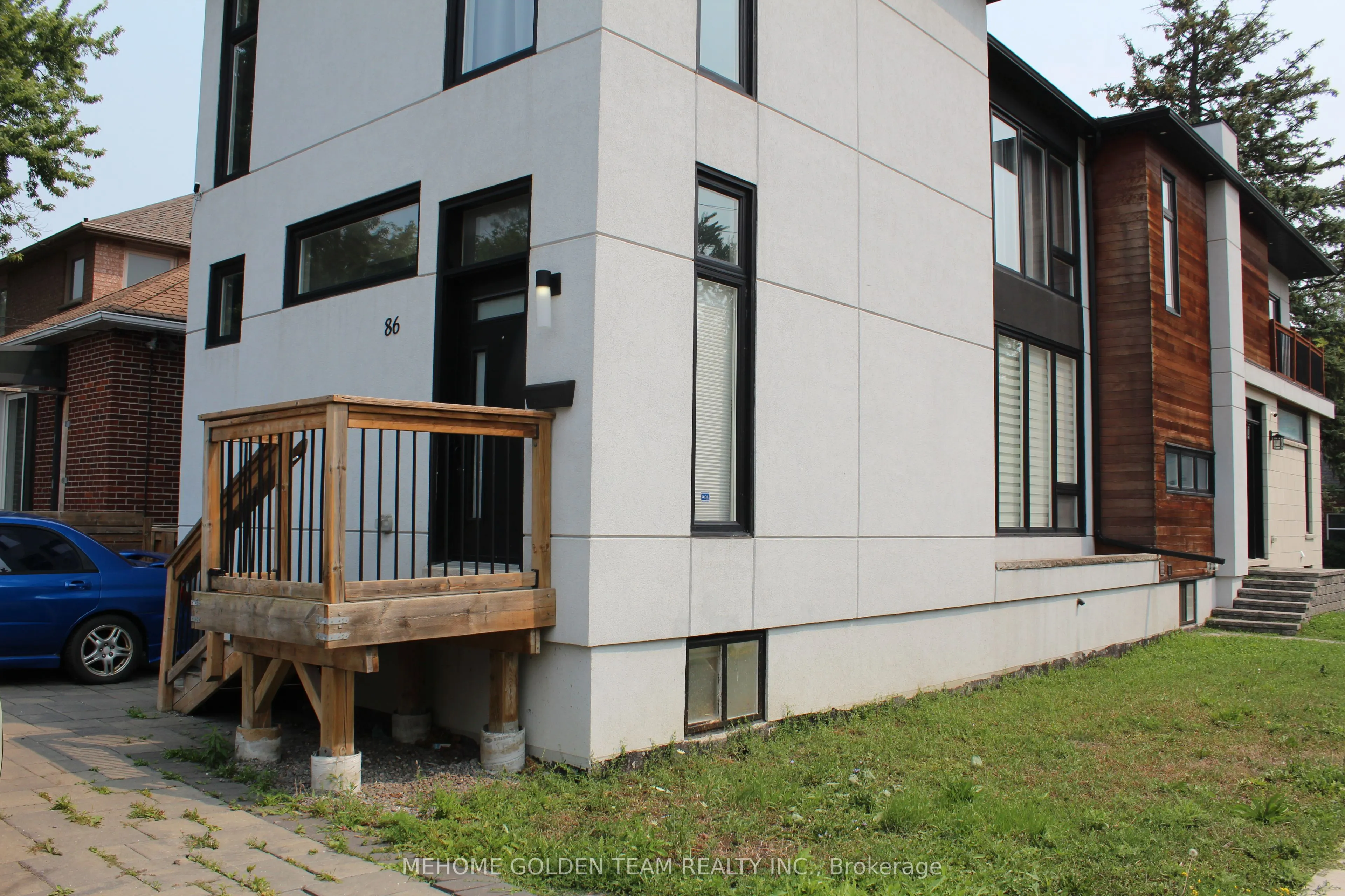 86 Pemberton Avenue