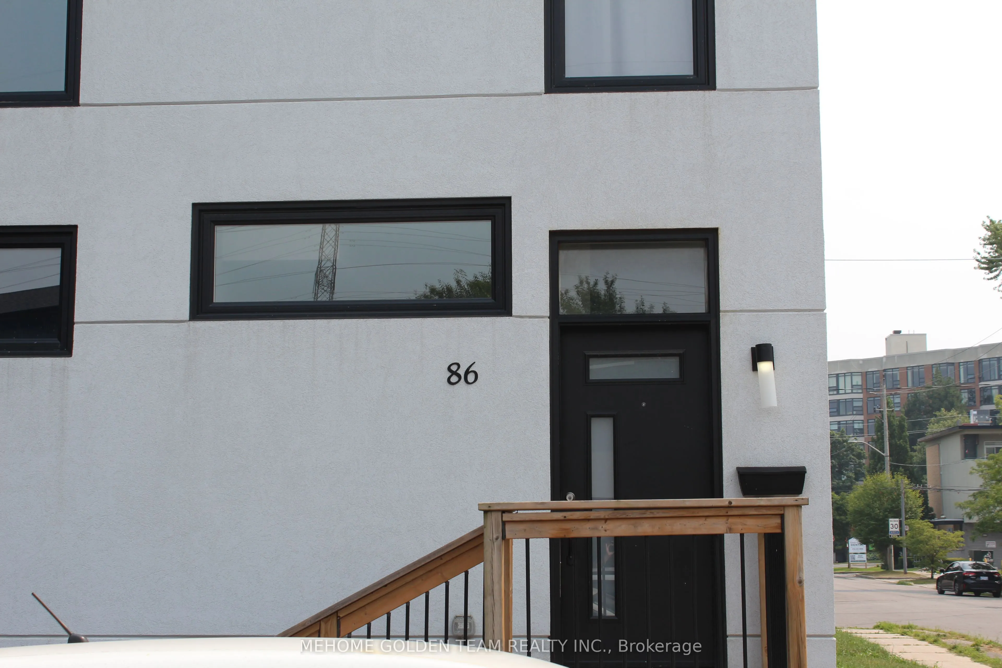 86 Pemberton Avenue