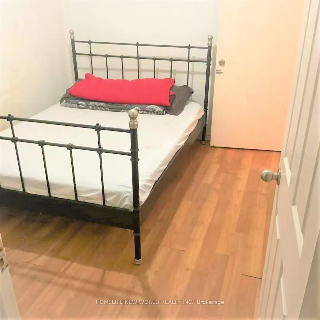 584 Dundas Street W, #Lower level basement