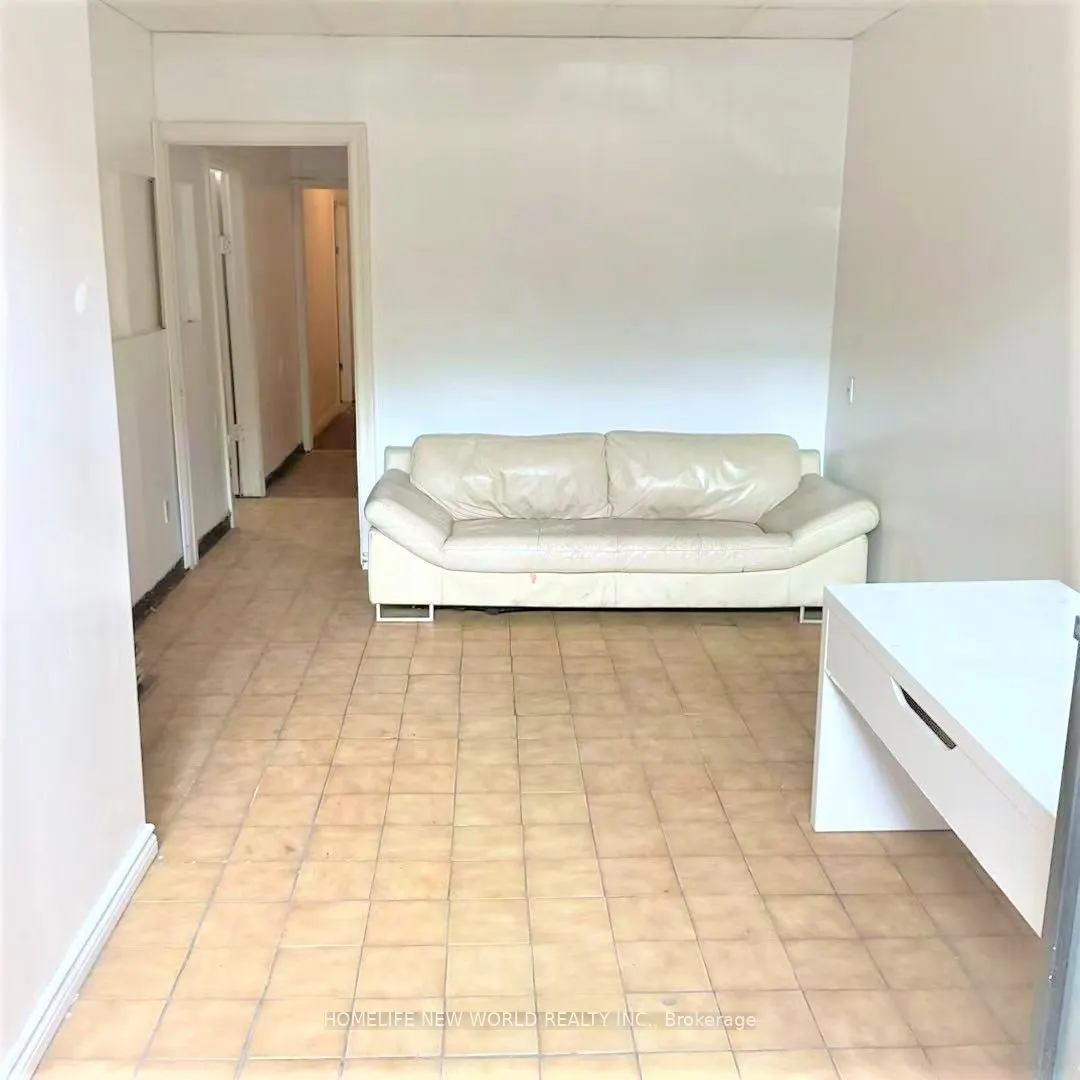 584 Dundas Street W, #Lower level basement