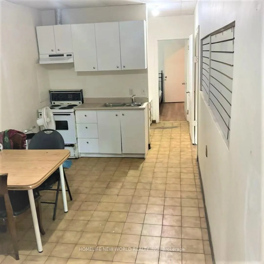 584 Dundas Street W, #Lower level basement