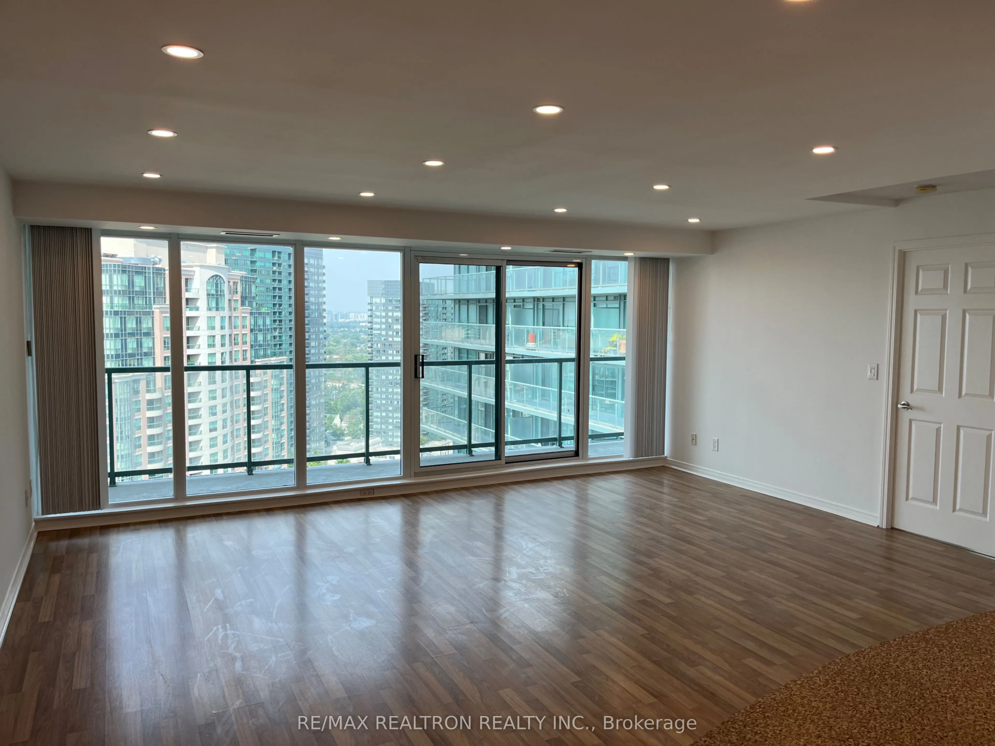 5500 Yonge Street, #Lph10