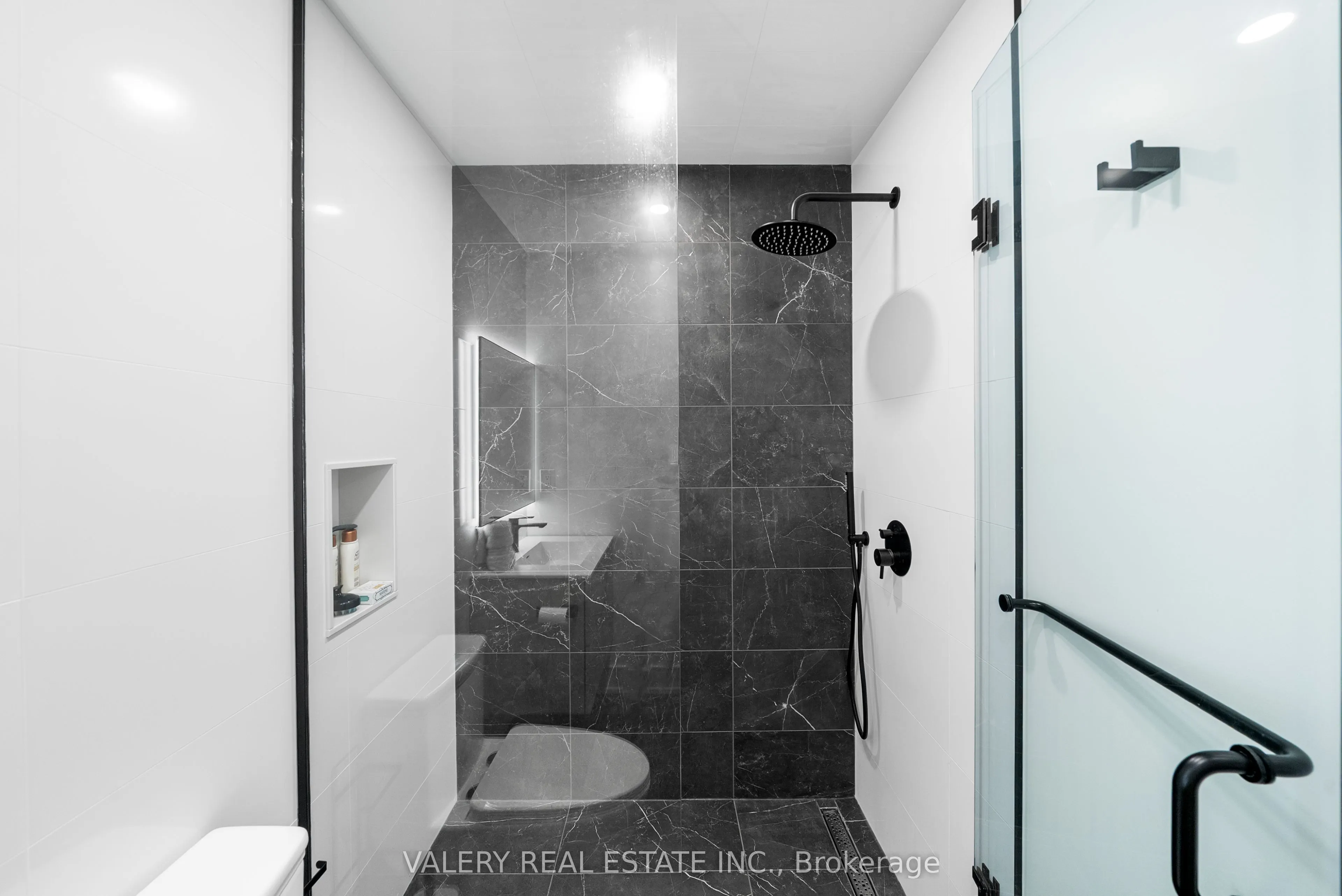 84 Argyle Street, #MAIN