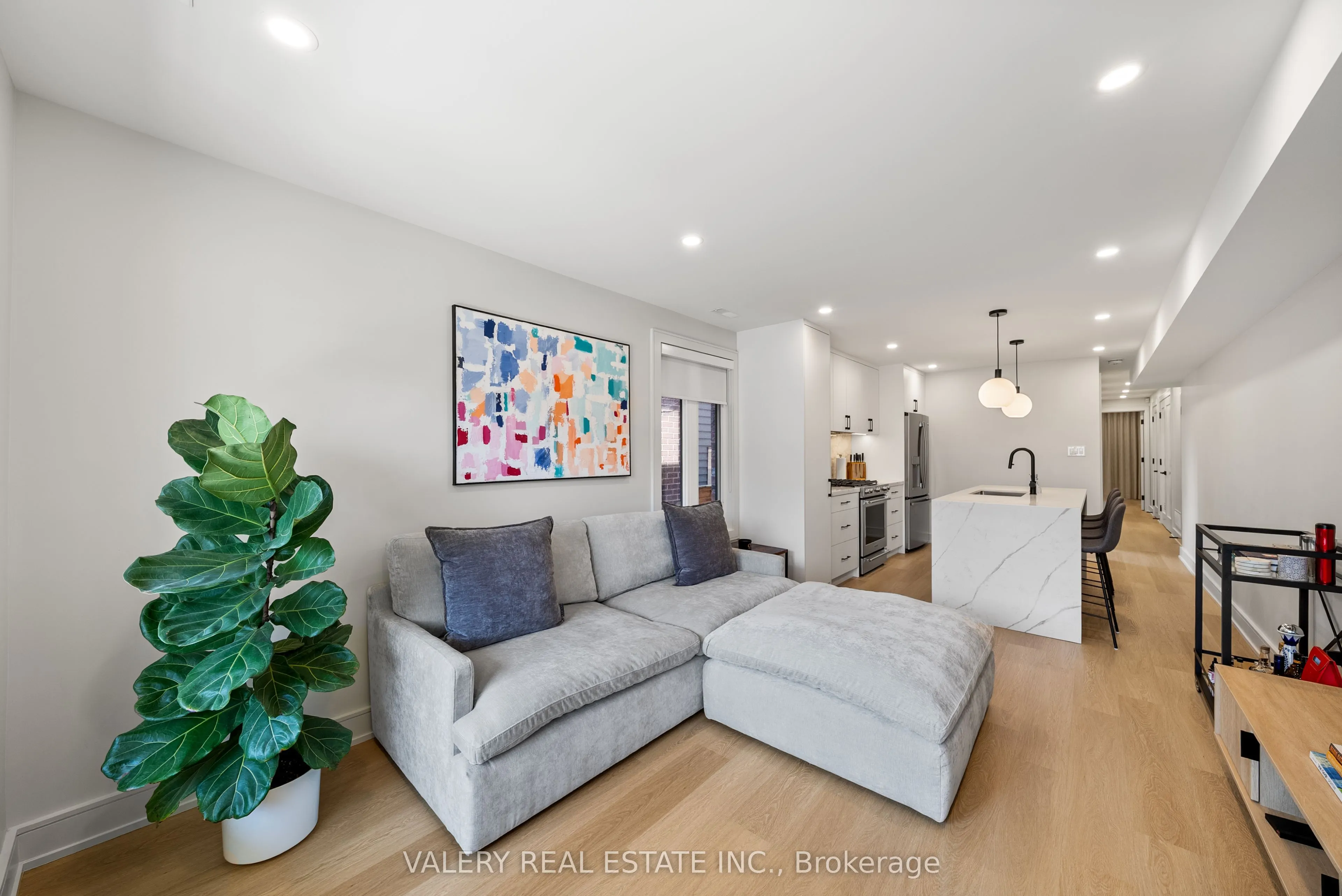 84 Argyle Street, #MAIN