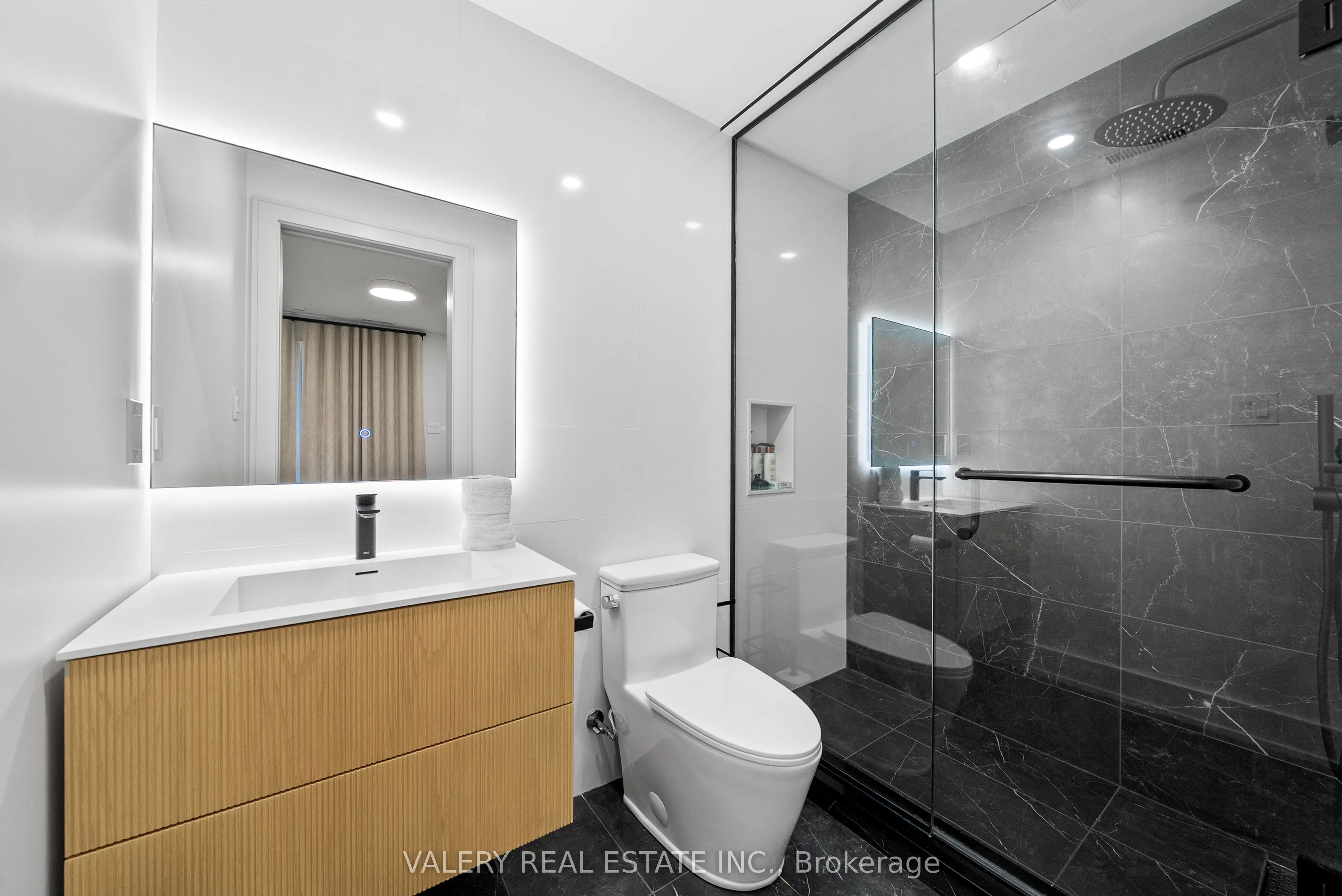 84 Argyle Street, #MAIN
