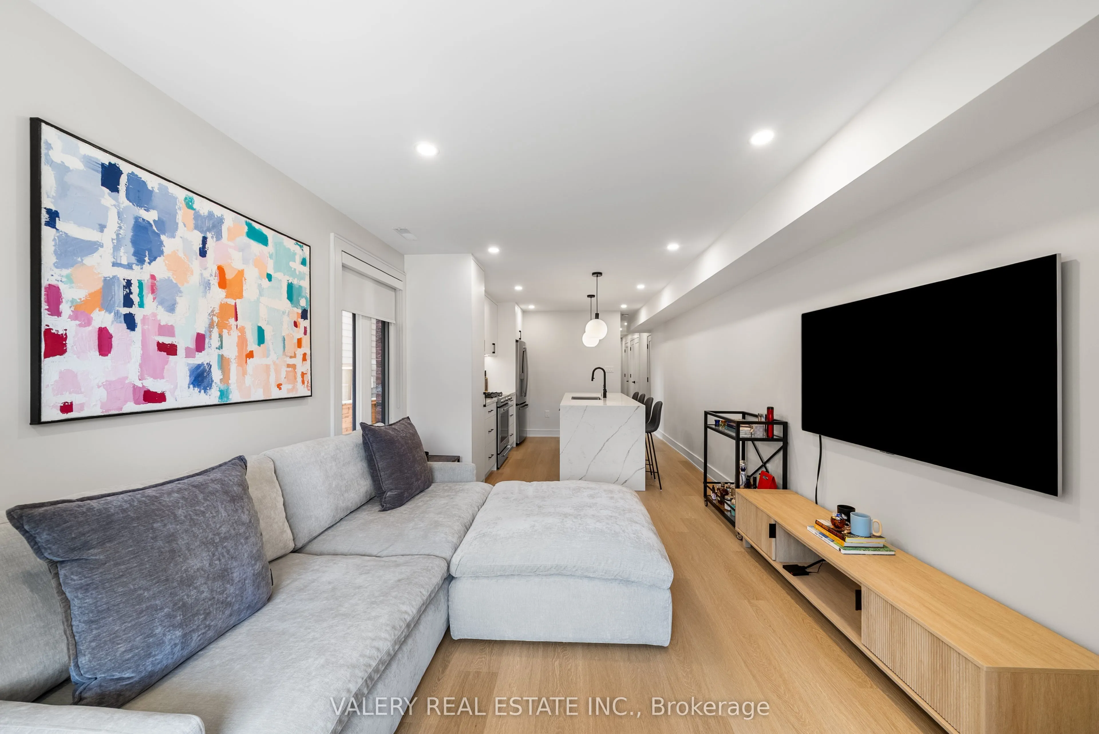 84 Argyle Street, #MAIN