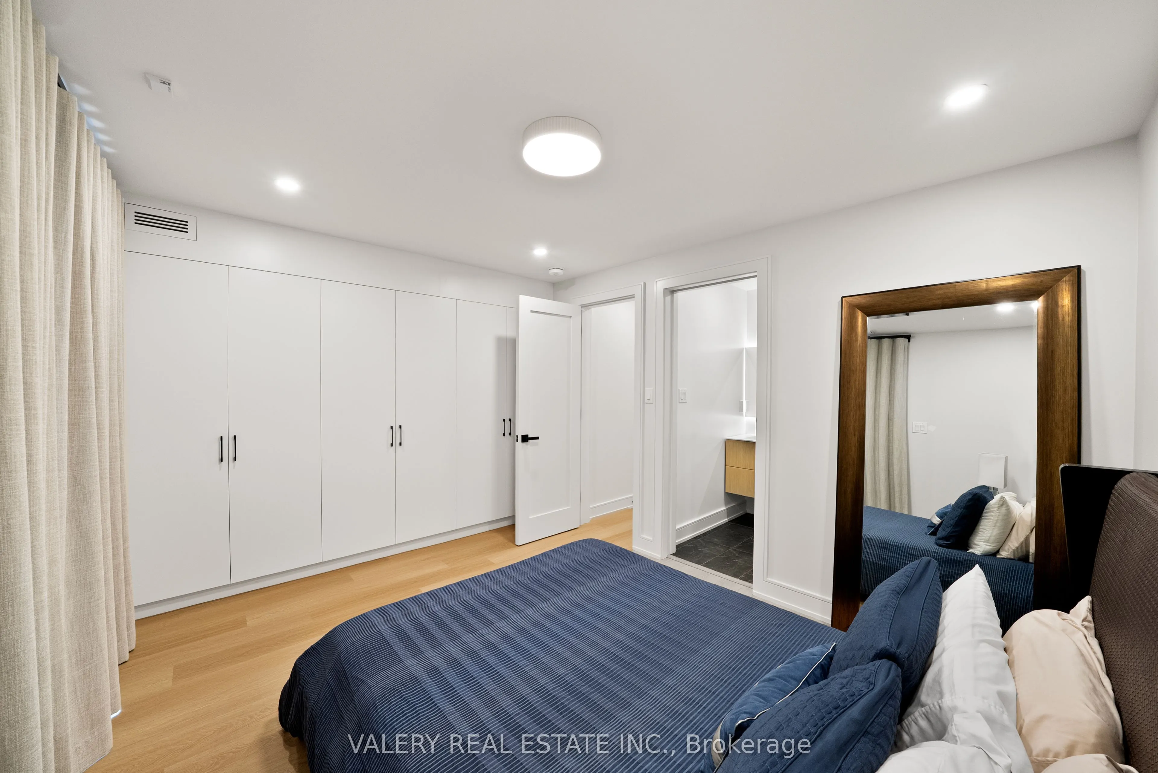 84 Argyle Street, #MAIN