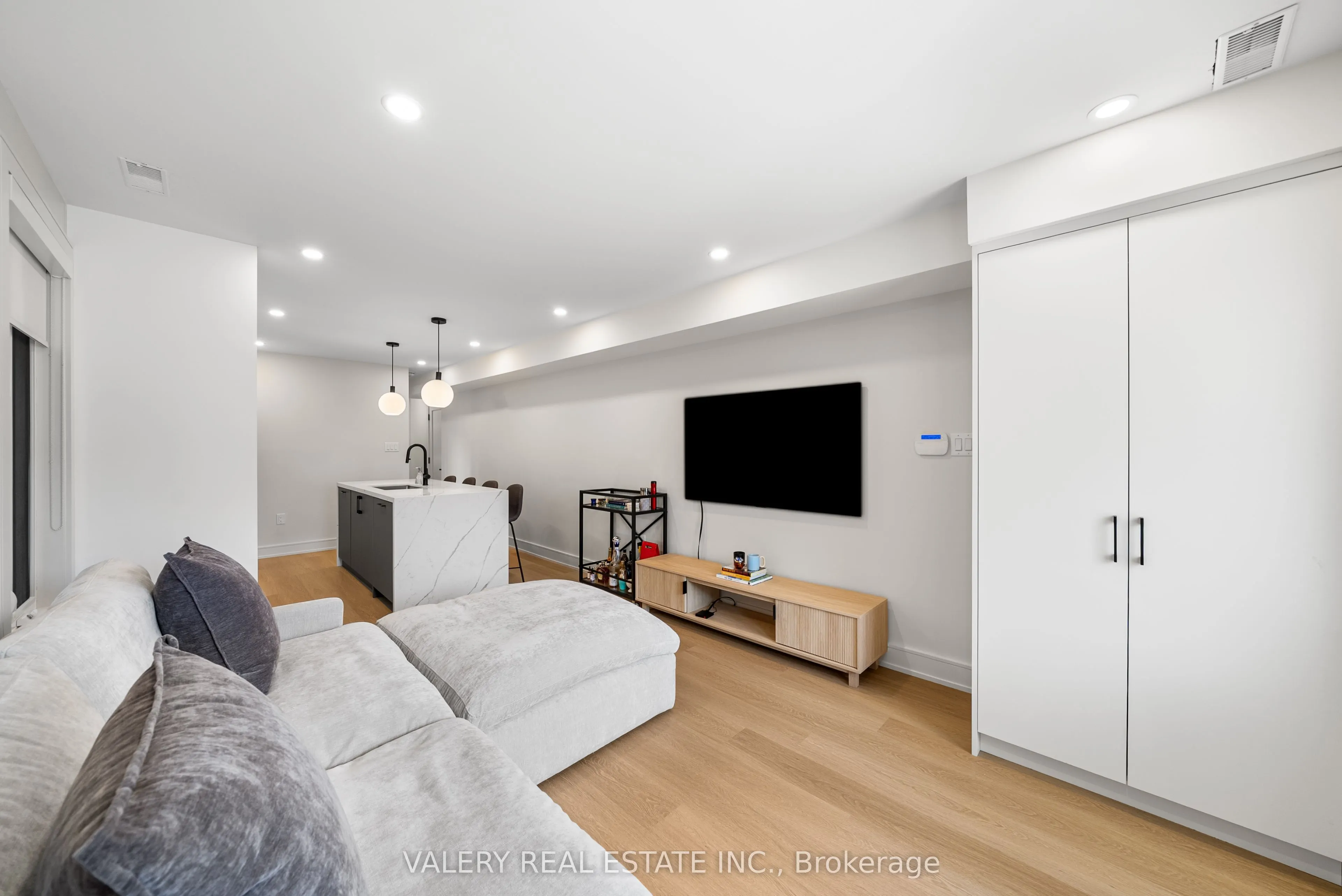 84 Argyle Street, #MAIN