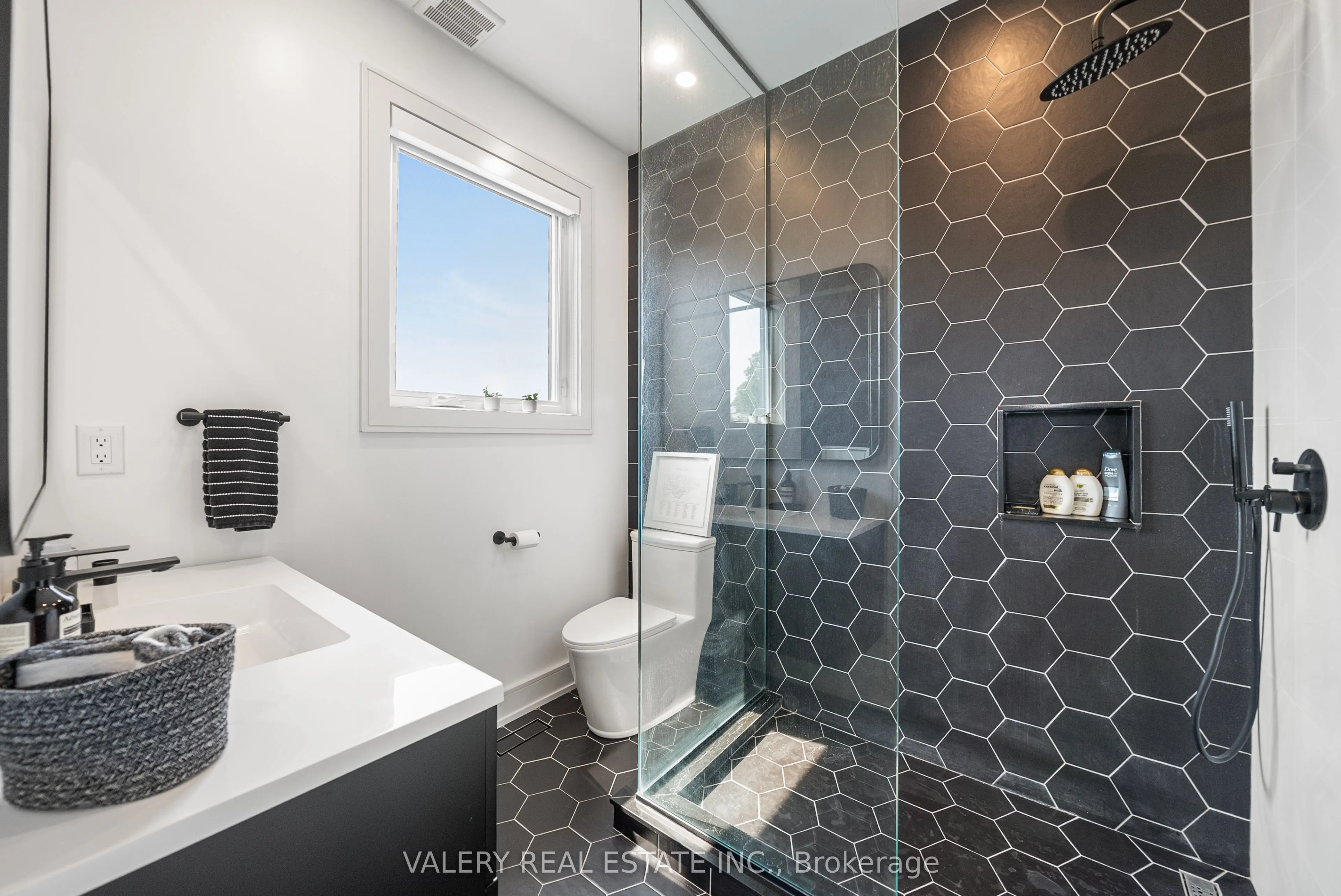 84 Argyle Street, #UPPER
