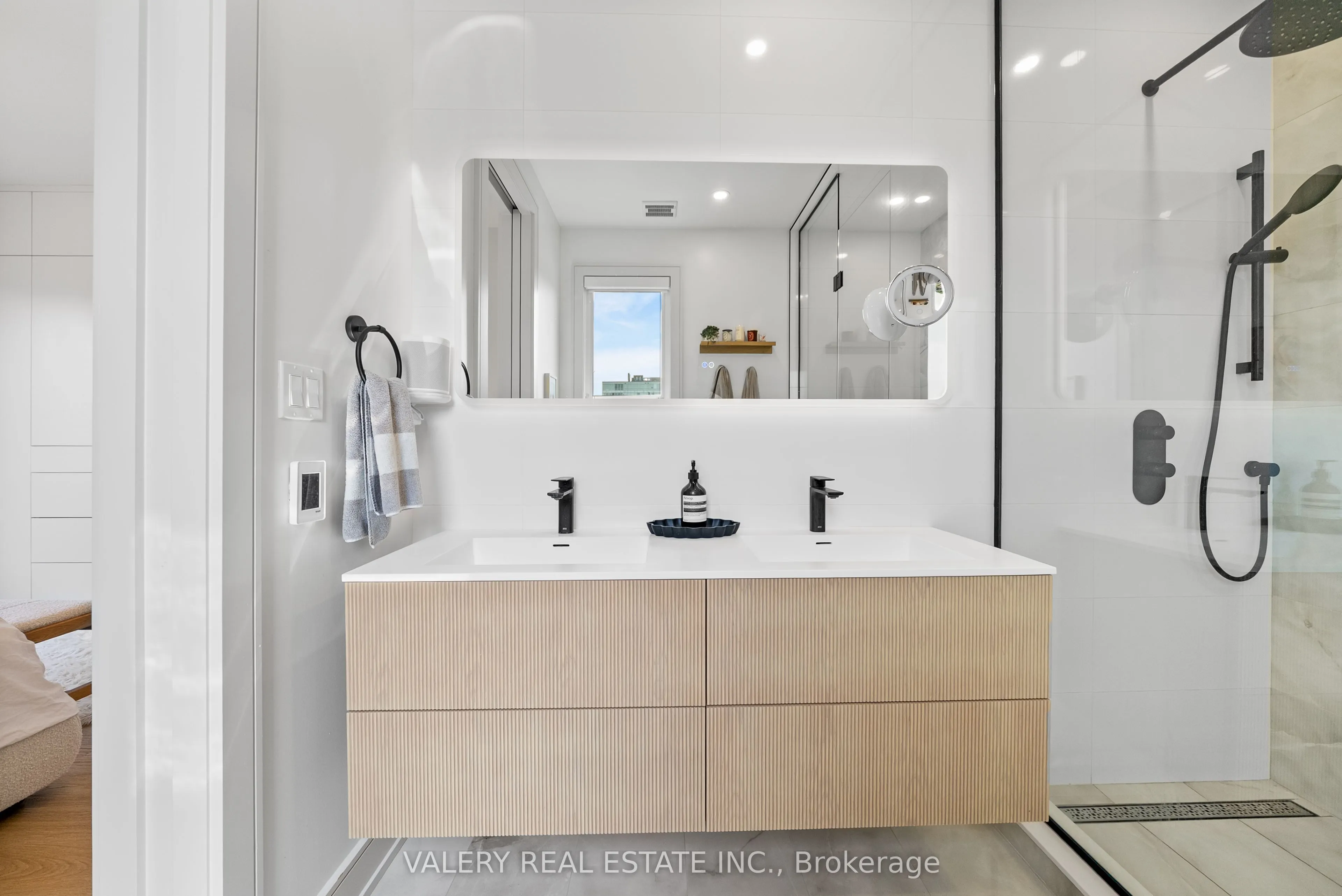 84 Argyle Street, #UPPER